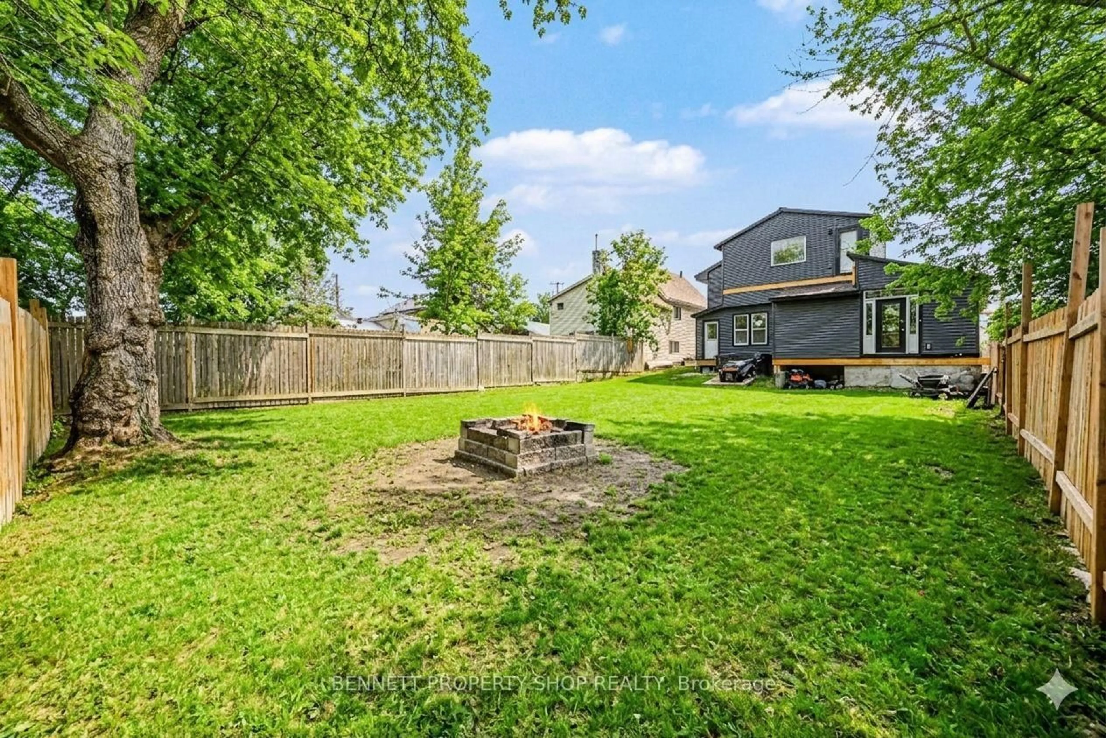 Patio, unknown for 14 River Rd, Arnprior Ontario K7S 1R2