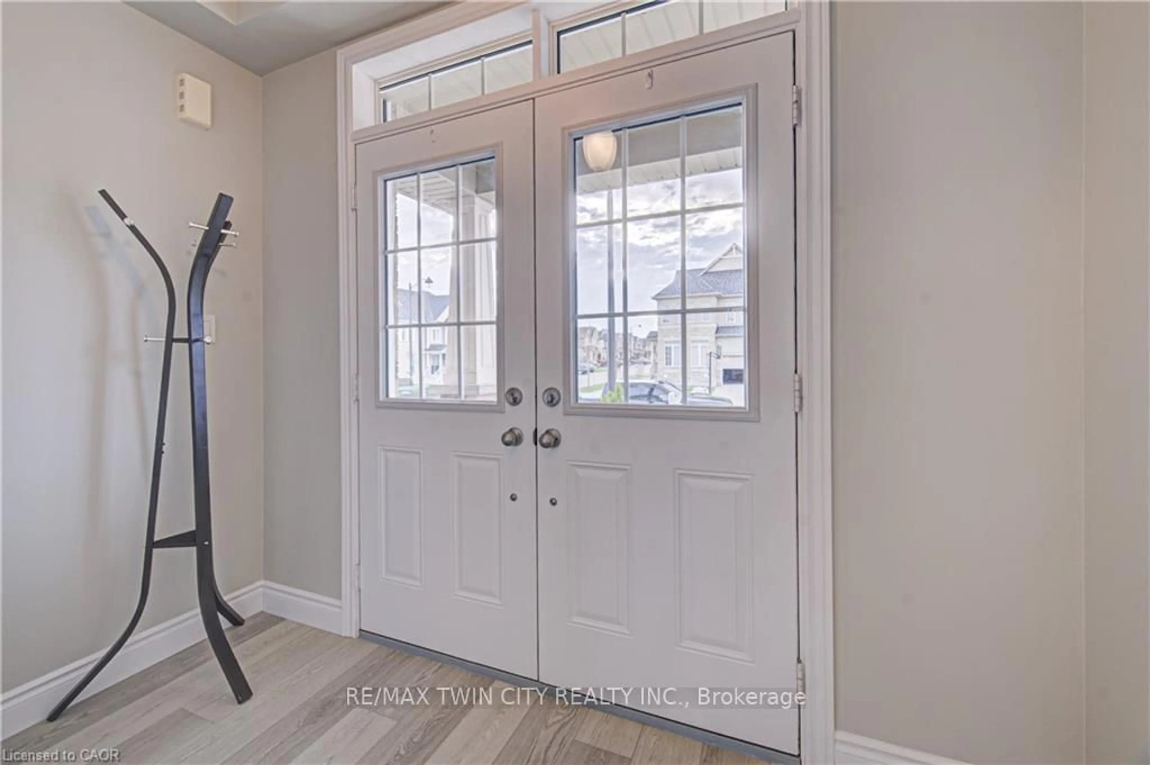 Indoor entryway for 49 Duckworth Rd, Cambridge Ontario N3H 0C1
