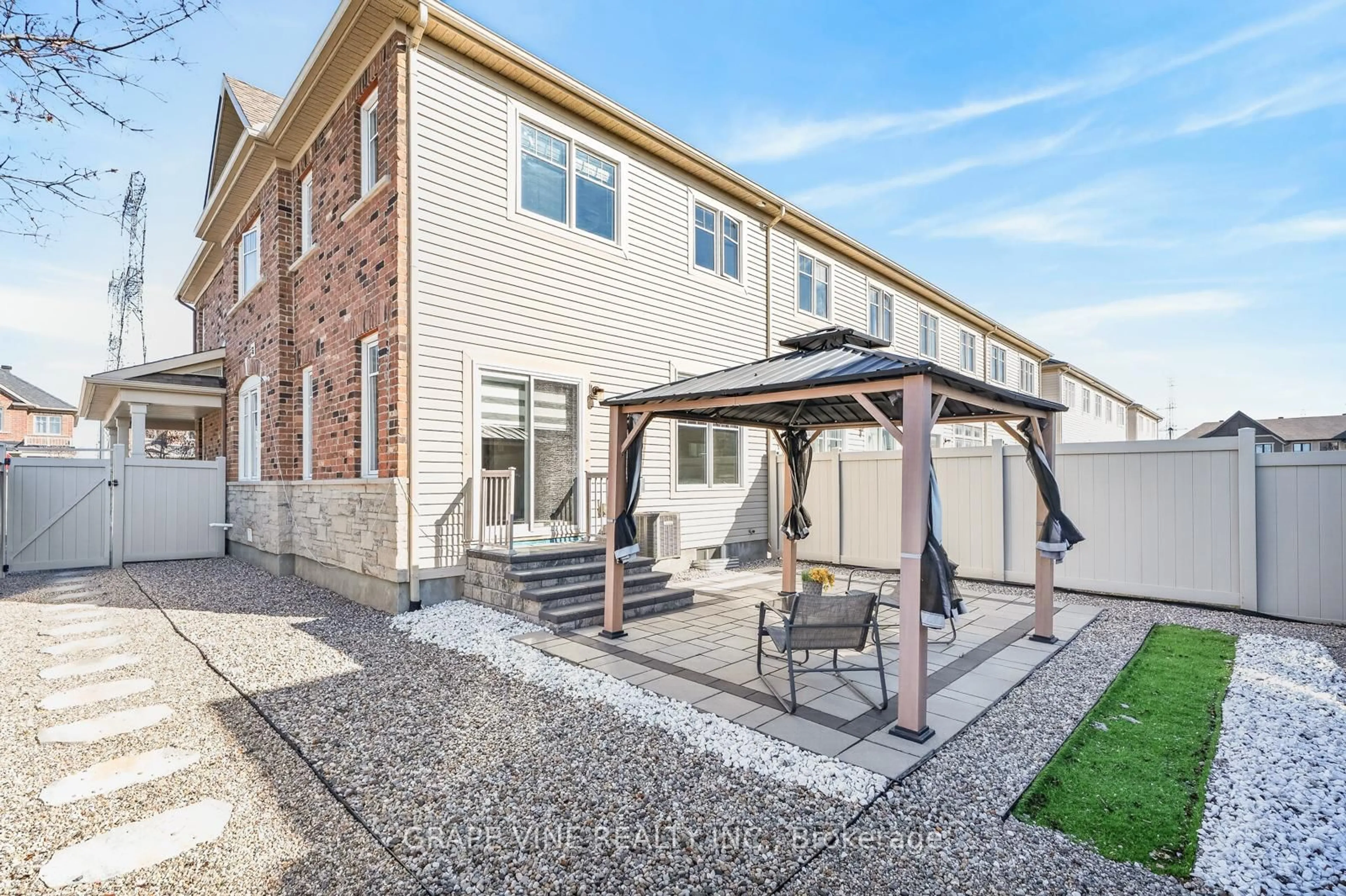 Patio, street for 55 TAPADERO Ave, Ottawa Ontario K2S 1B6