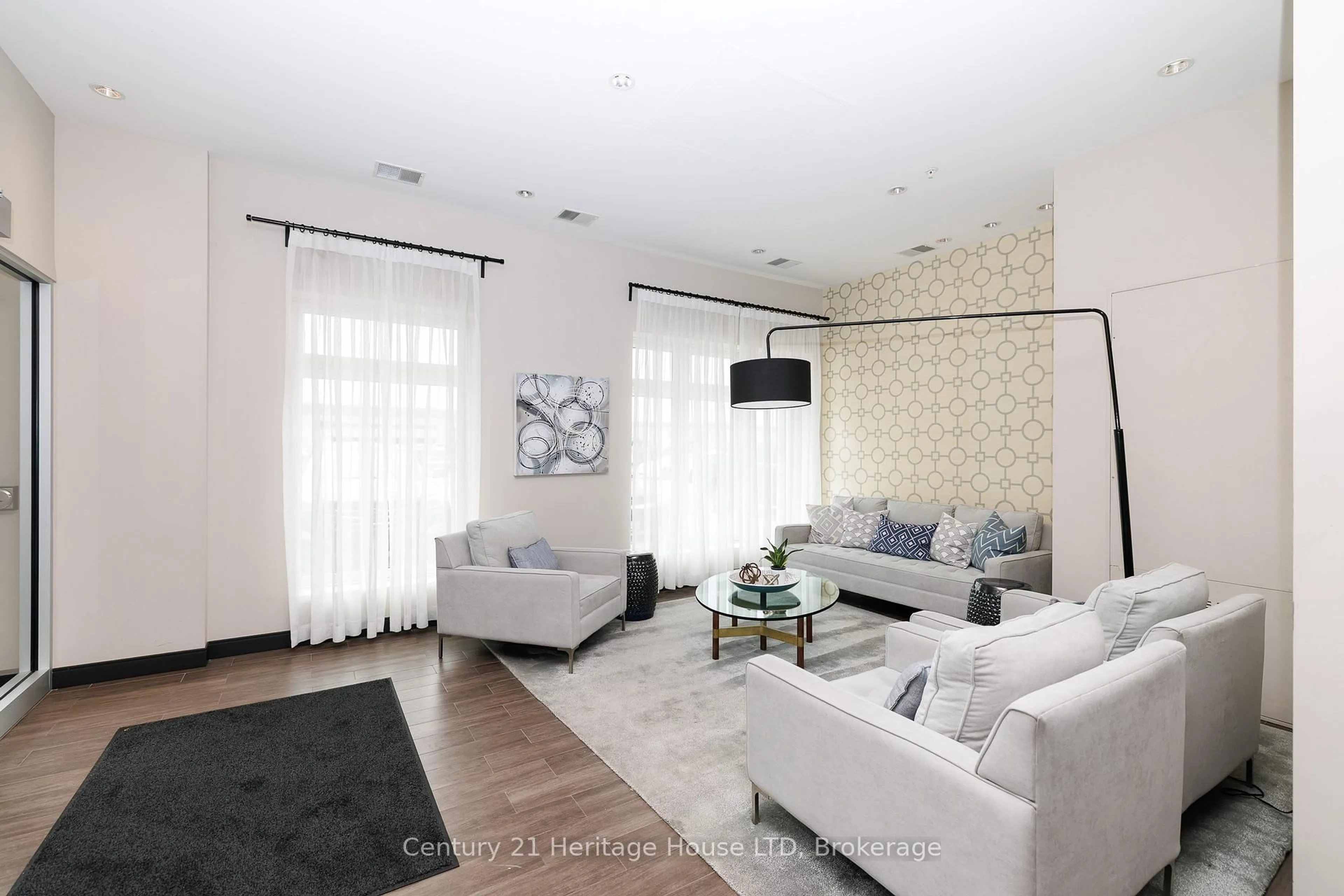 Living room with furniture, unknown for 520 North Service Rd #402, Grimsby Ontario L3M 0C9