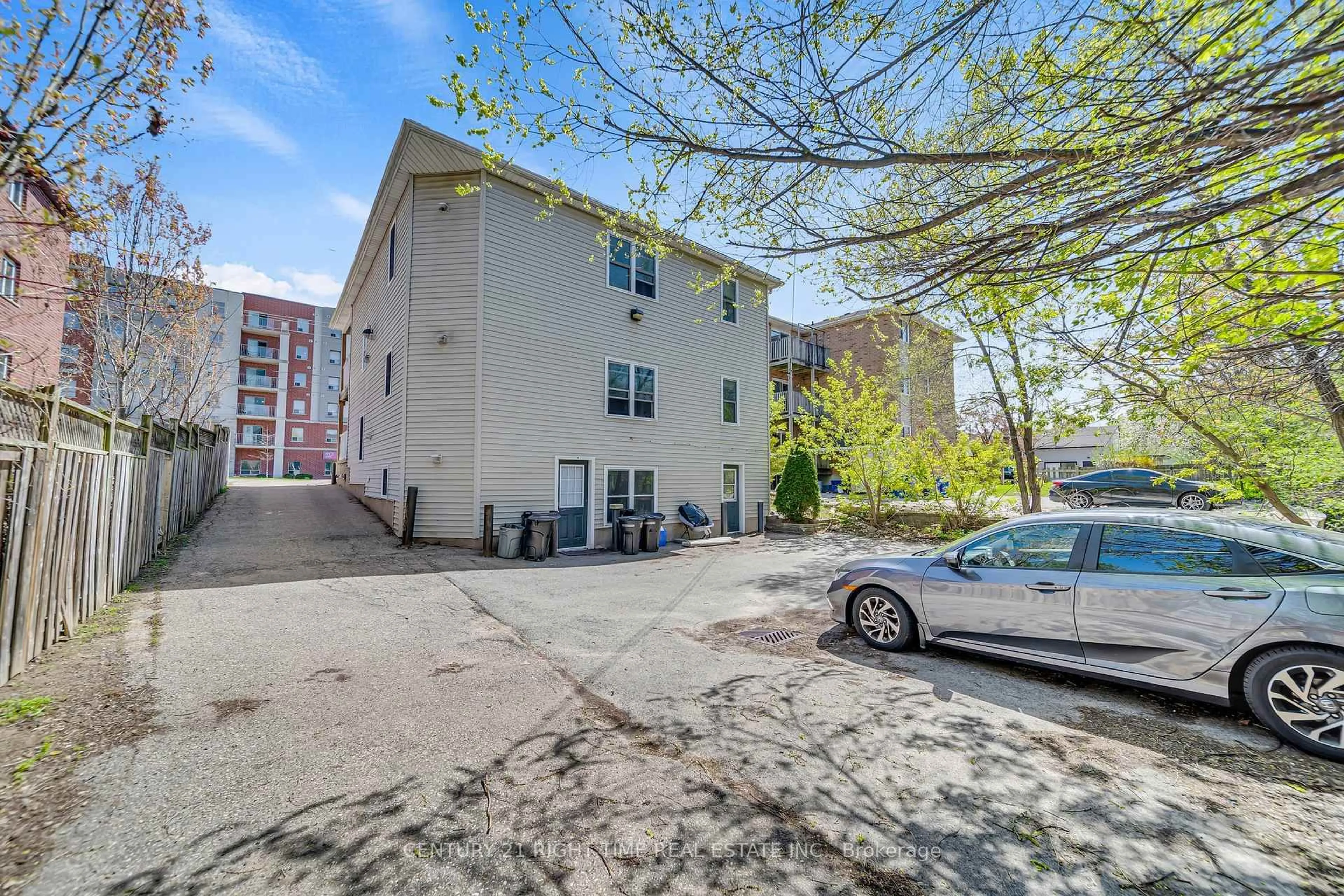 Unknown for 24 columbia St, Kitchener Ontario N2L 3K3