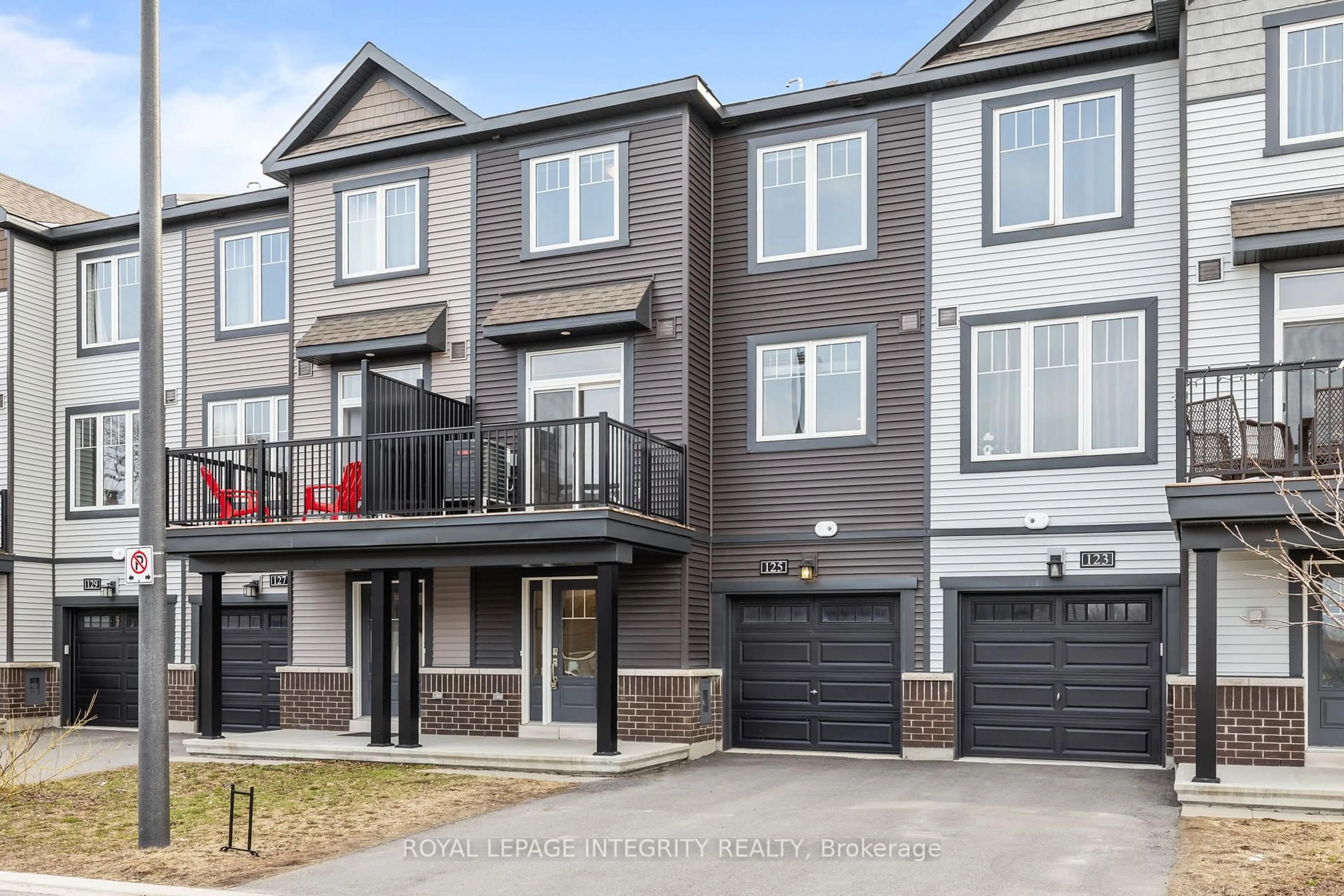 Unknown for 125 Attwell Private, Ottawa Ontario K2K 0P6