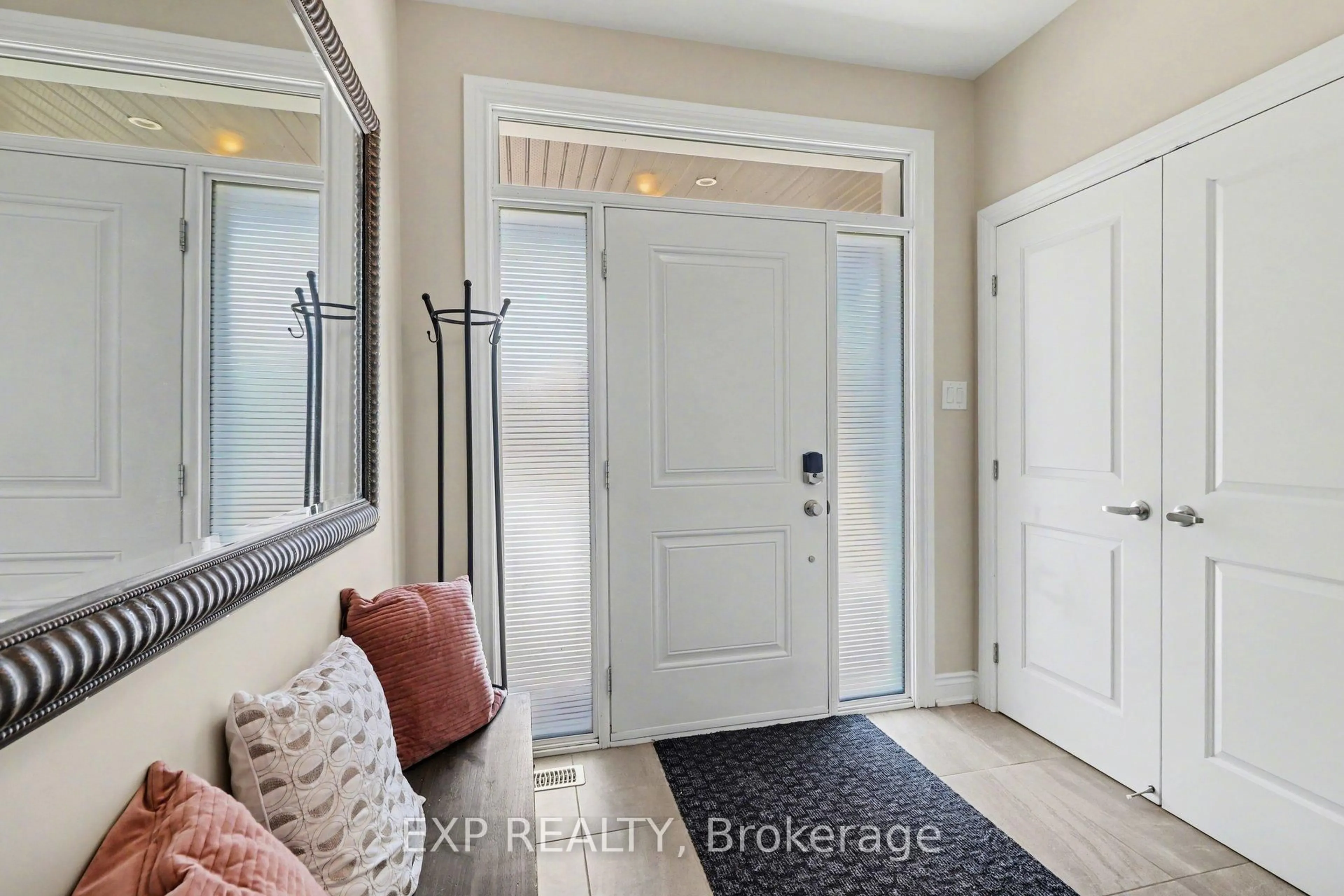 Indoor entryway for 860 Oat Straw Way, Ottawa Ontario K1T 0M2