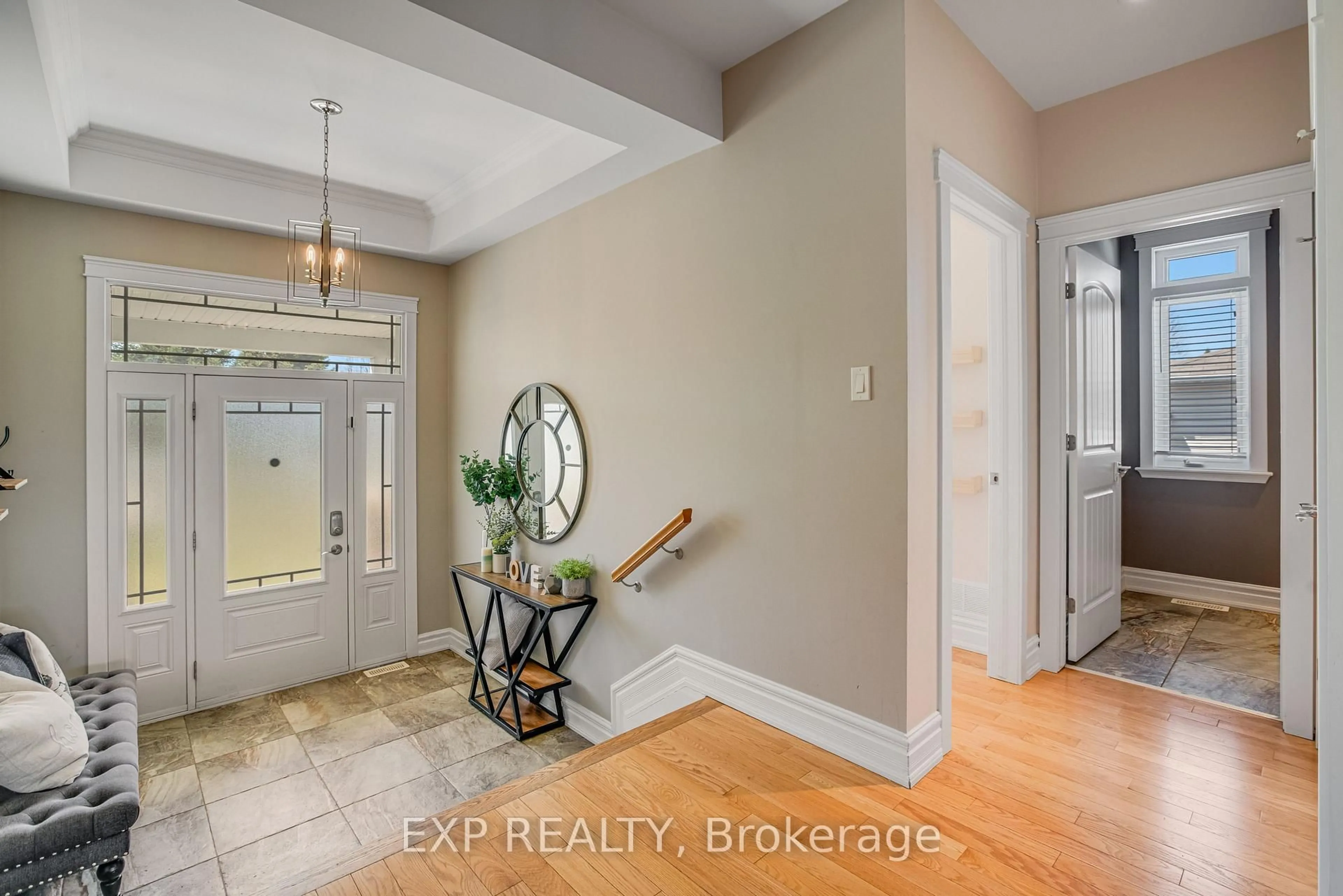 Indoor entryway for 47 BEAVER Lane, The Nation Ontario K0A 2M0