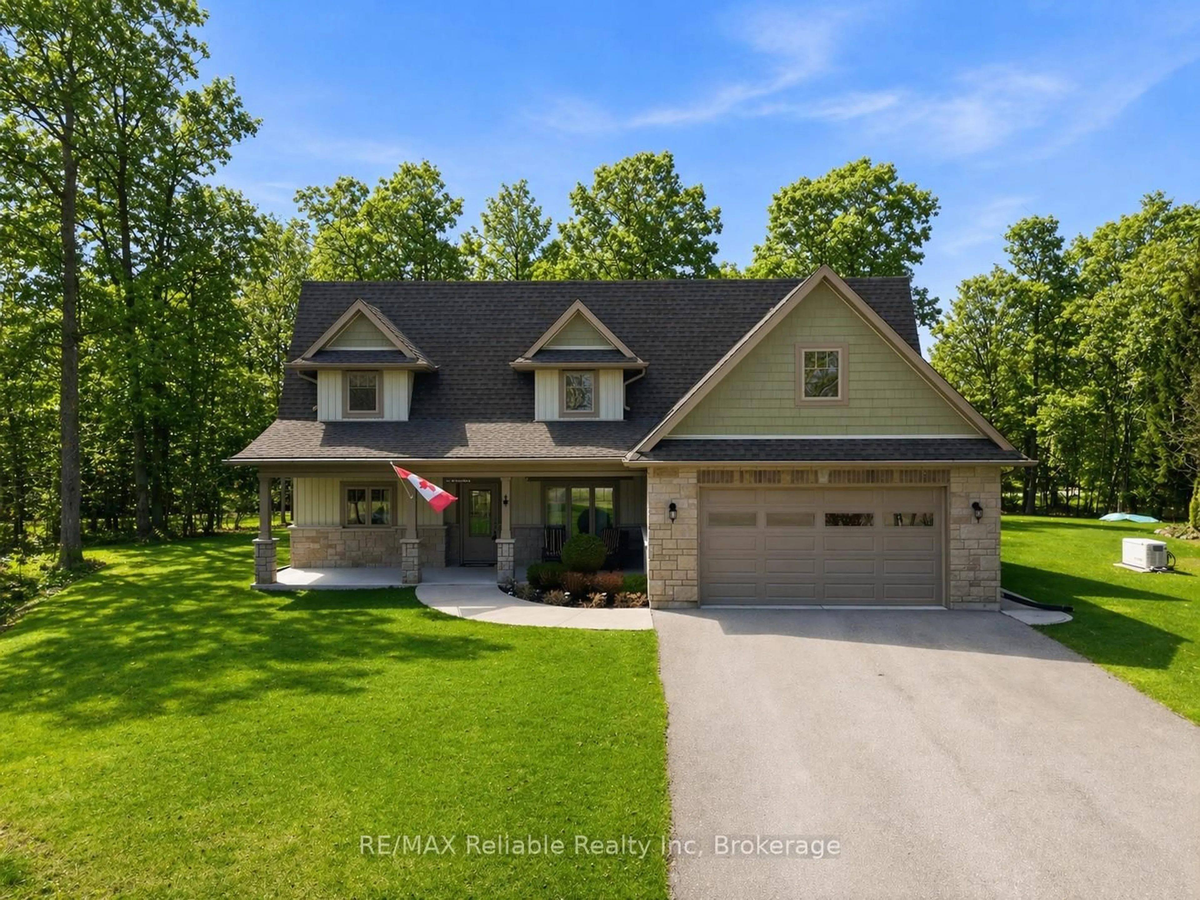 Home with vinyl exterior material, street for 79055 Kelly Crt, Central Huron Ontario N7A 3X8