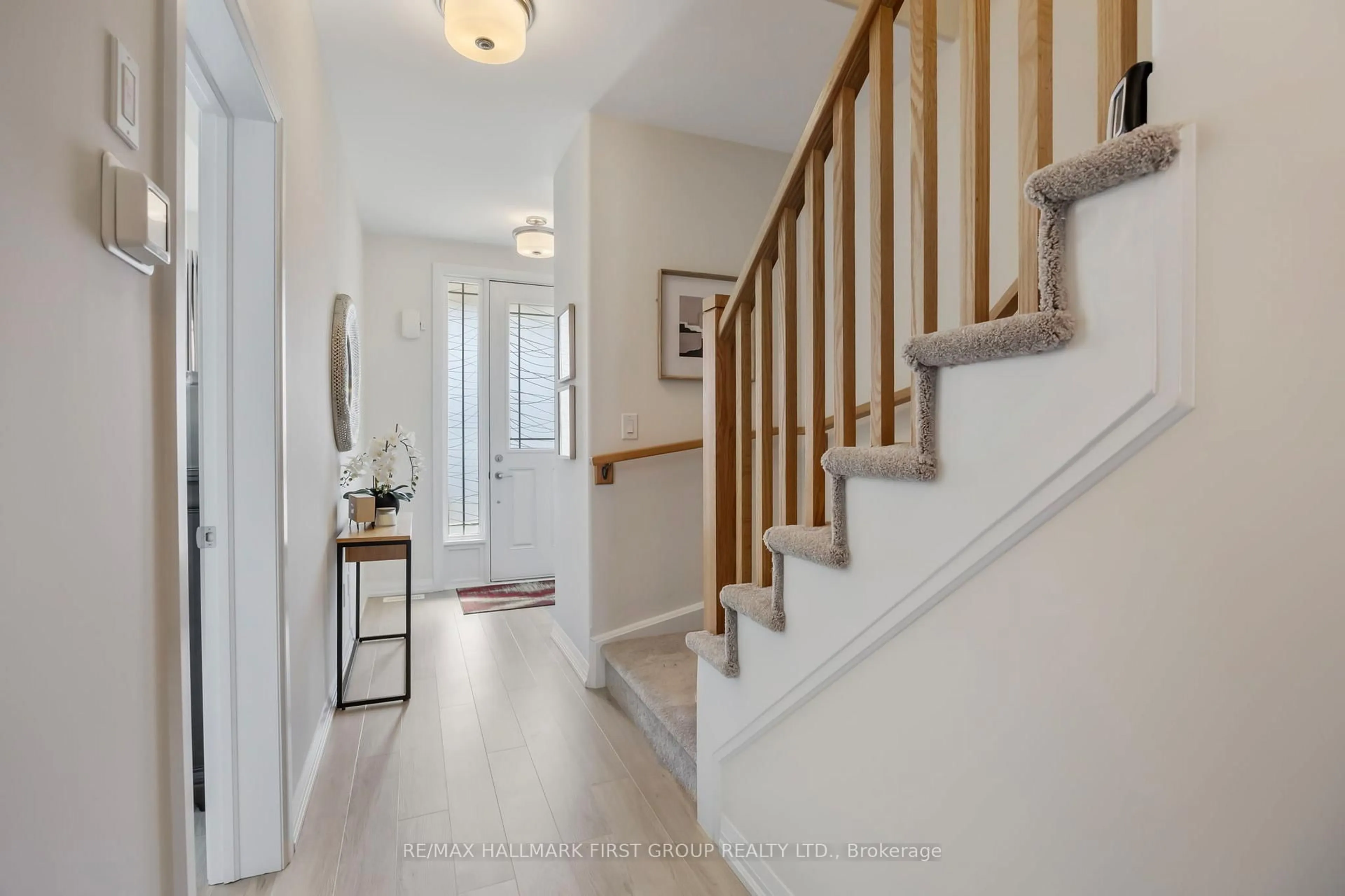 Indoor entryway for 80 Marsh Ave #4, Peterborough Ontario K9H 0J5