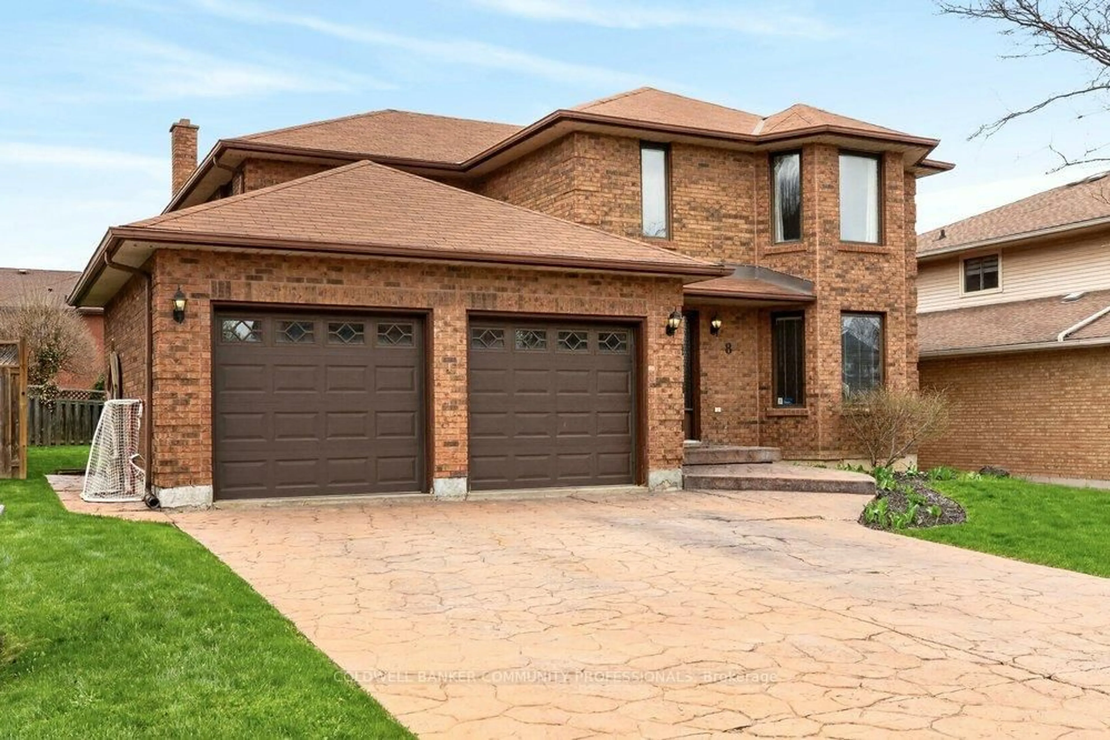 Home with brick exterior material, street for 8 Wyvis Crt, Hamilton Ontario L8G 4W3