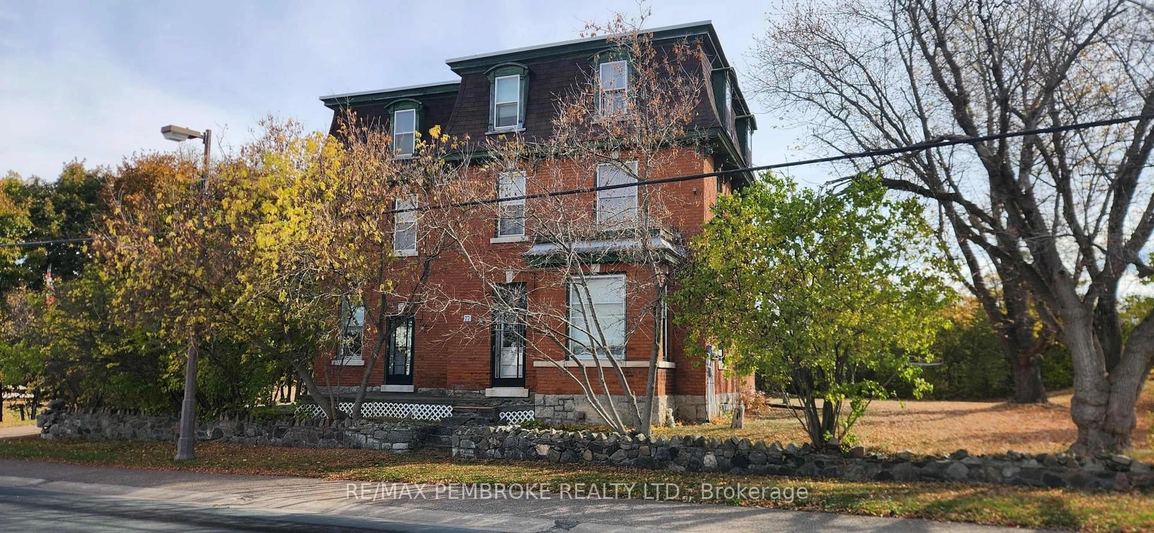 Home with brick exterior material, building for 77 Main St, Cobden Ontario K0J 1K0