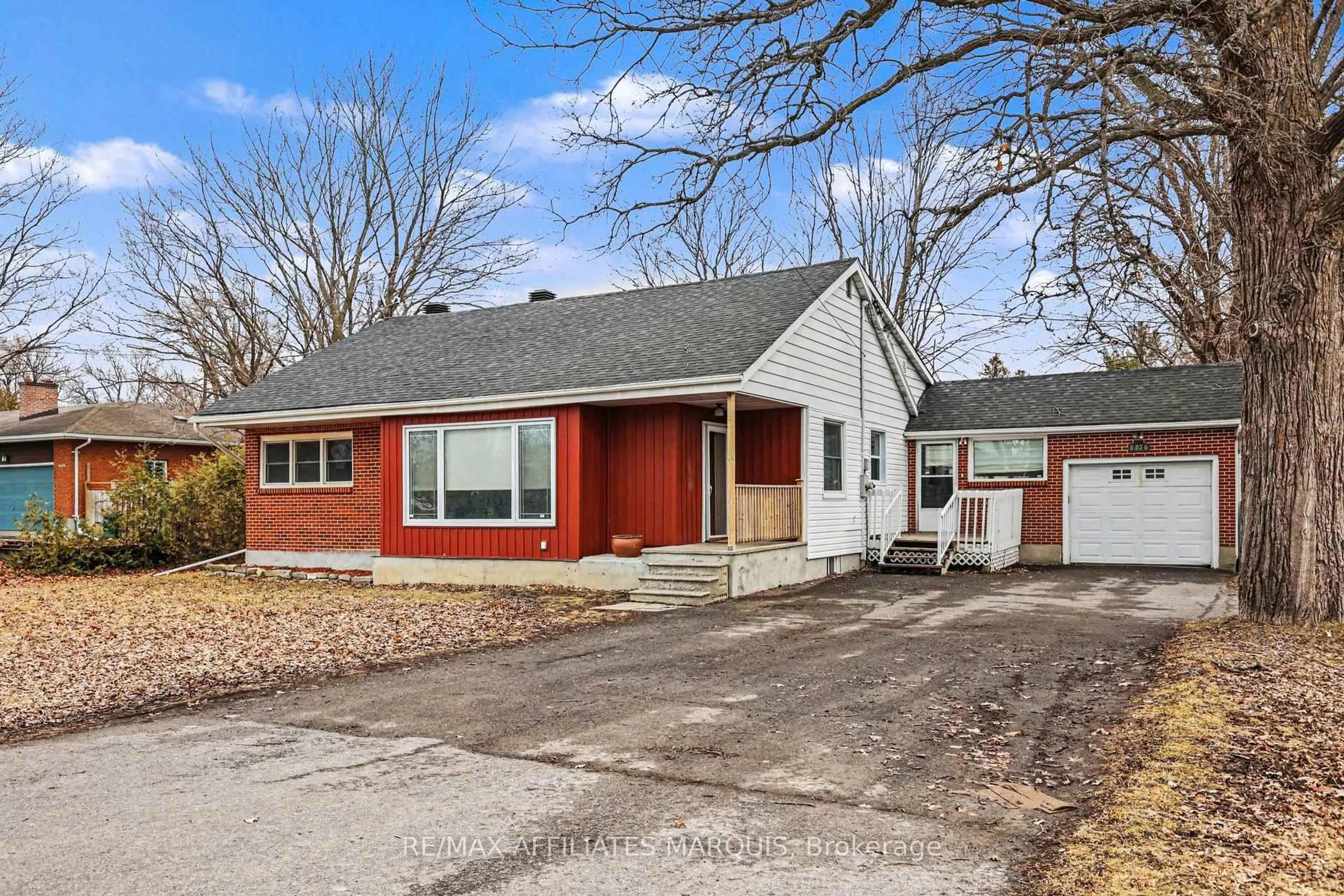 Home with vinyl exterior material, street for 6036 Perth St, Richmond Ontario K0A 2Z0