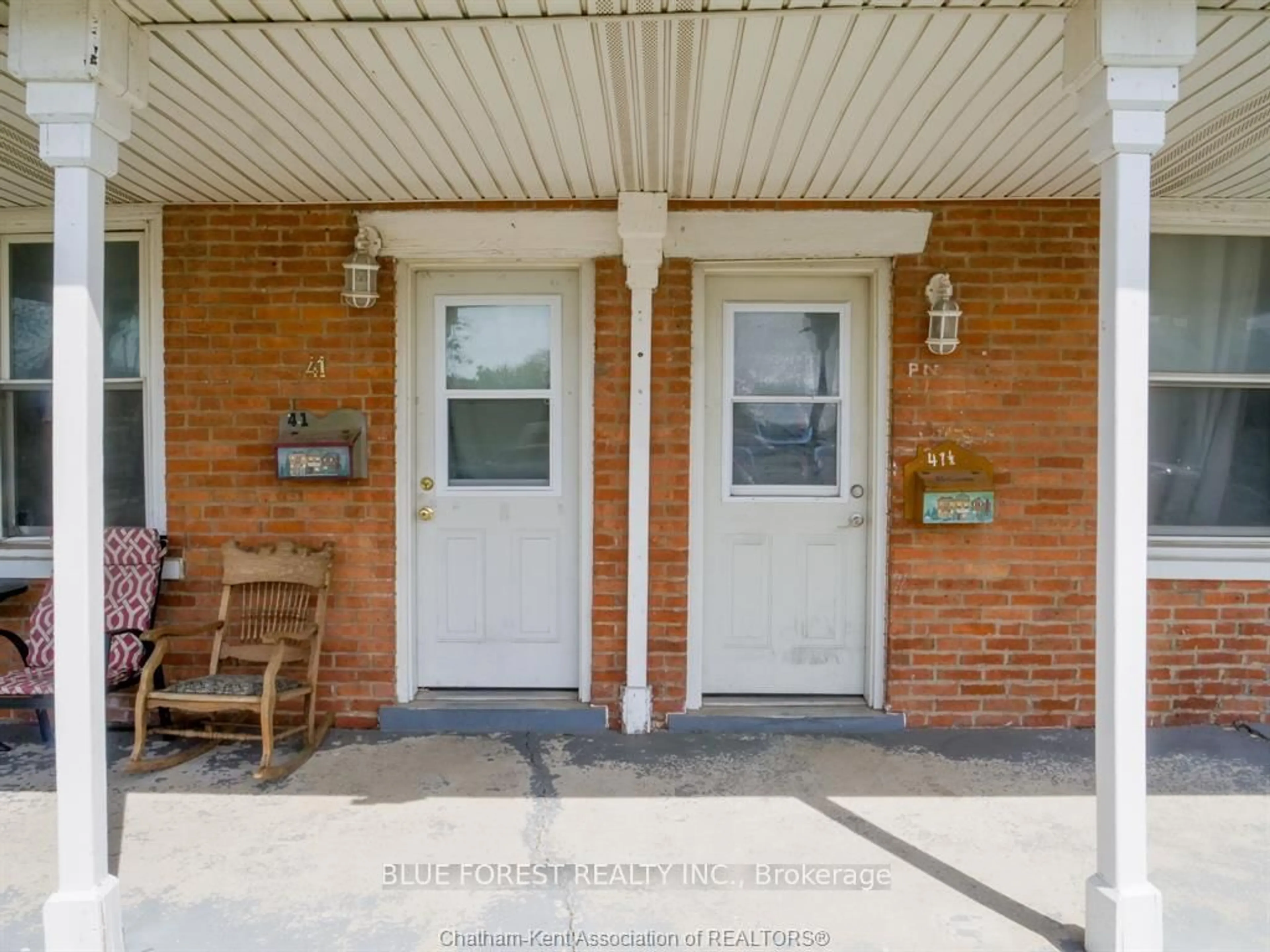 Indoor entryway for 41 Adelaide St, Chatham-Kent Ontario N7M 4R1