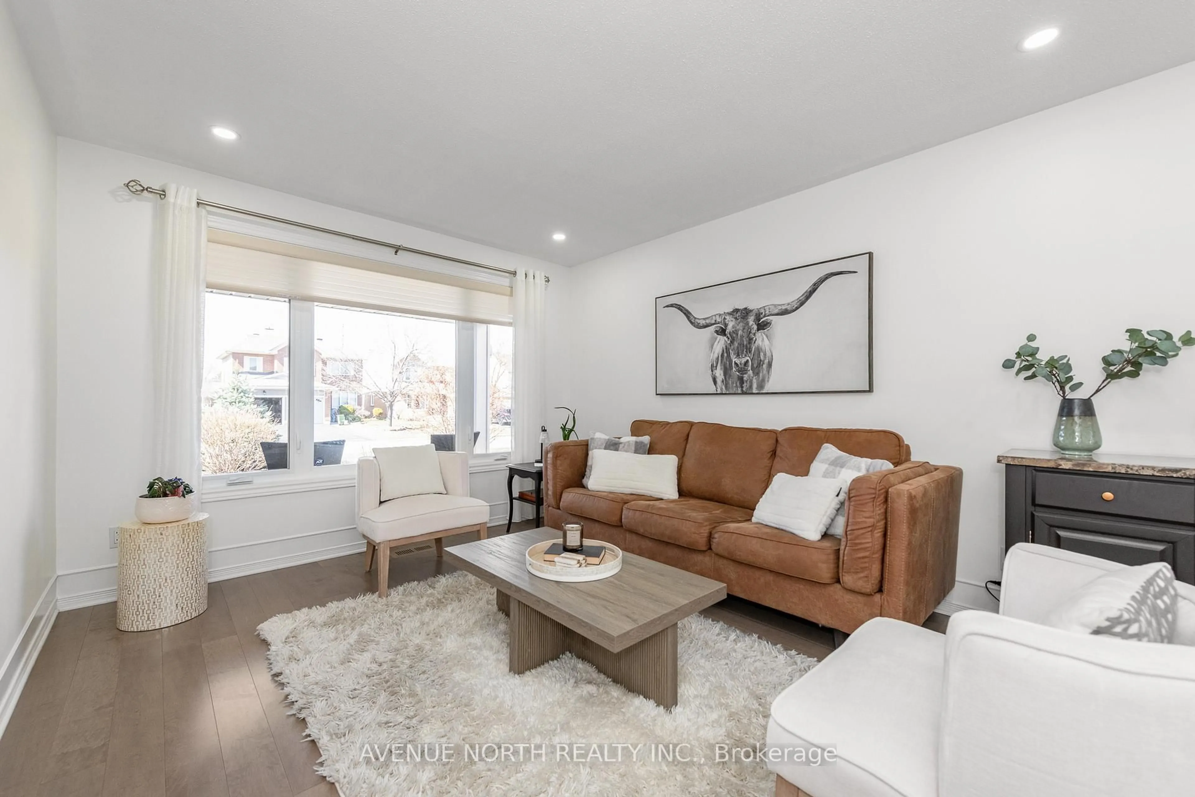 Living room with furniture, unknown for 3028 Courtyard Cres, Ottawa Ontario K1T 3R7