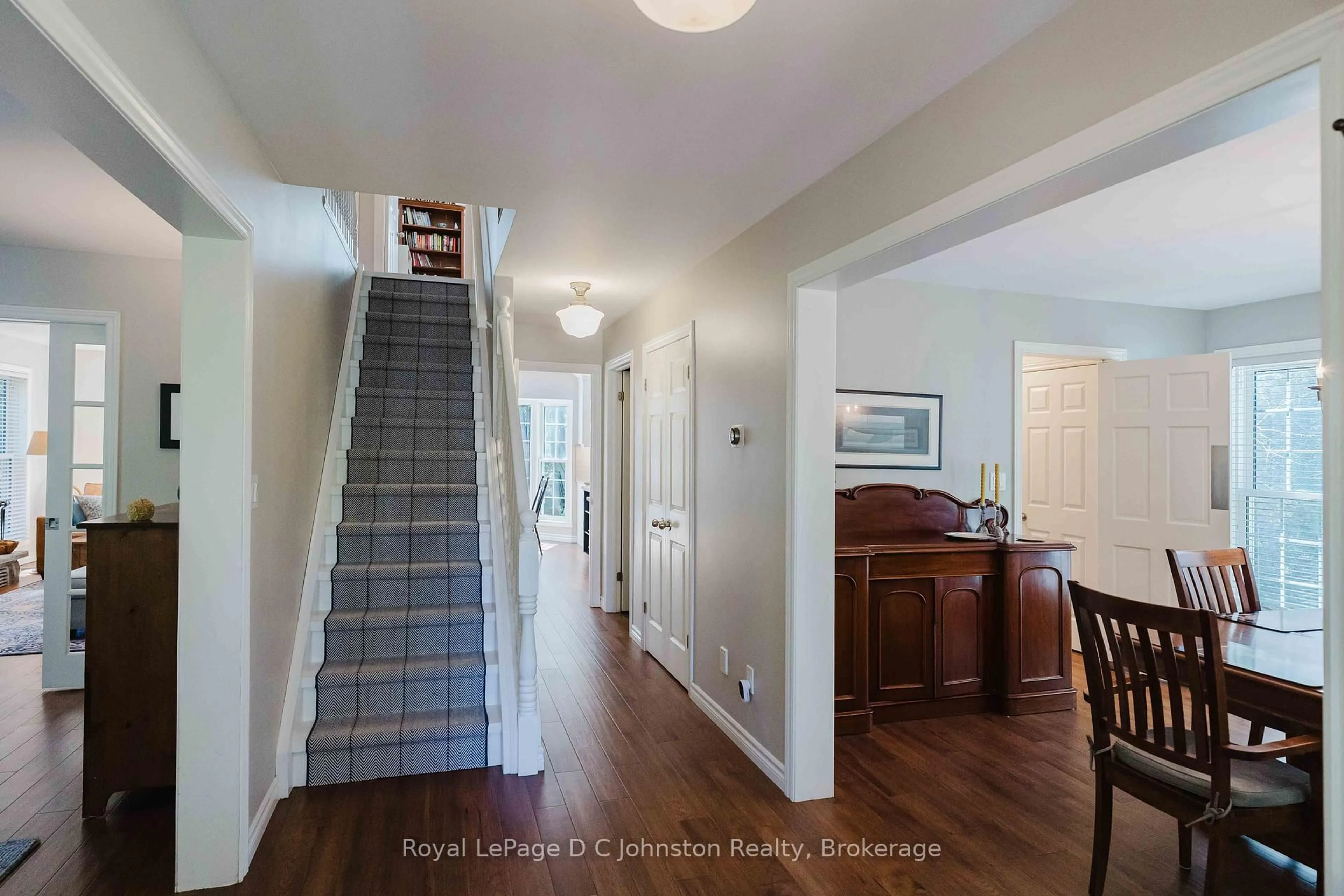 Indoor entryway for 6 Goble Pl, Saugeen Shores Ontario N0H 2C5