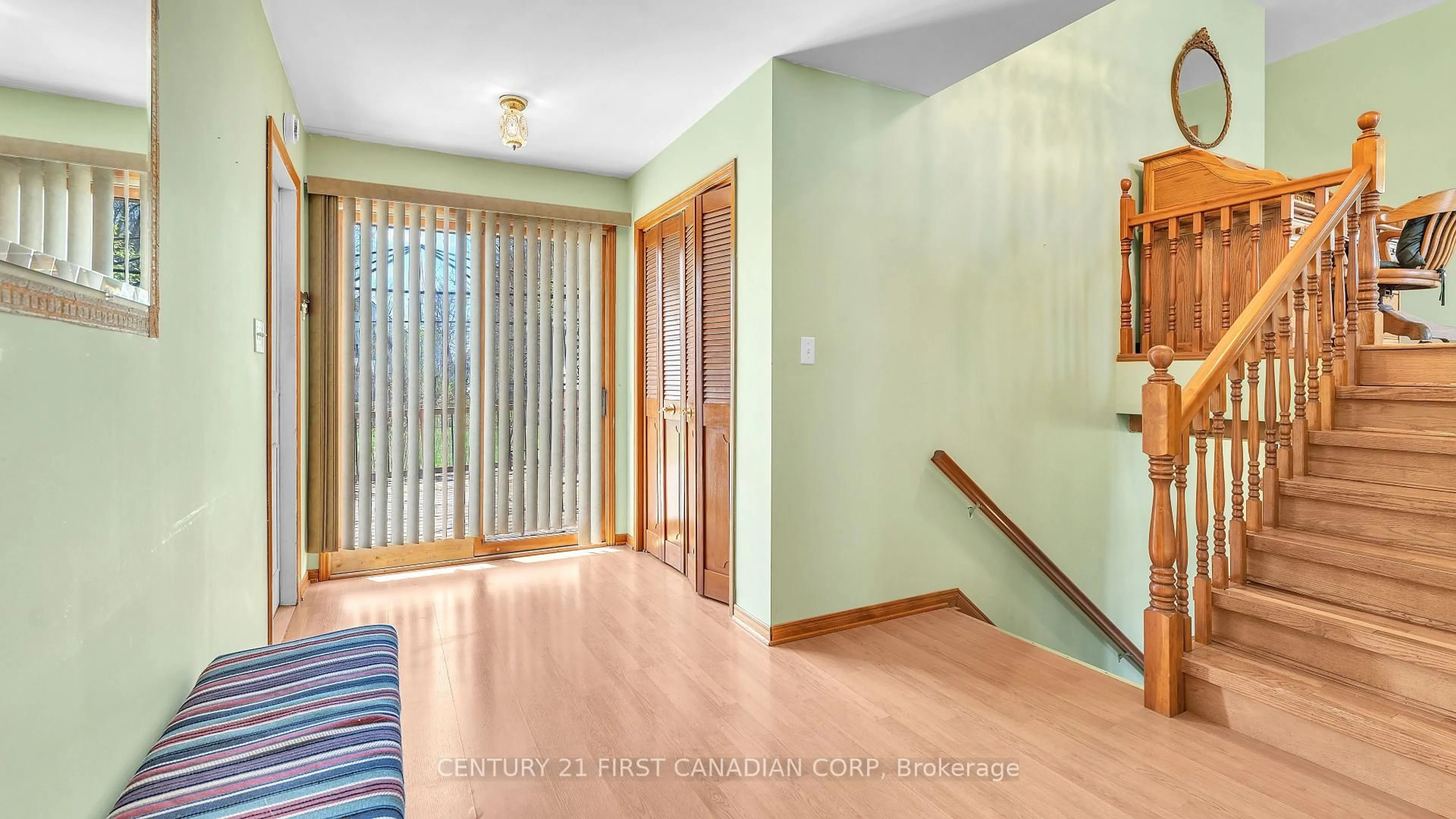 Indoor foyer for 200 Margaret St, Dutton/Dunwich Ontario N0L 1J0