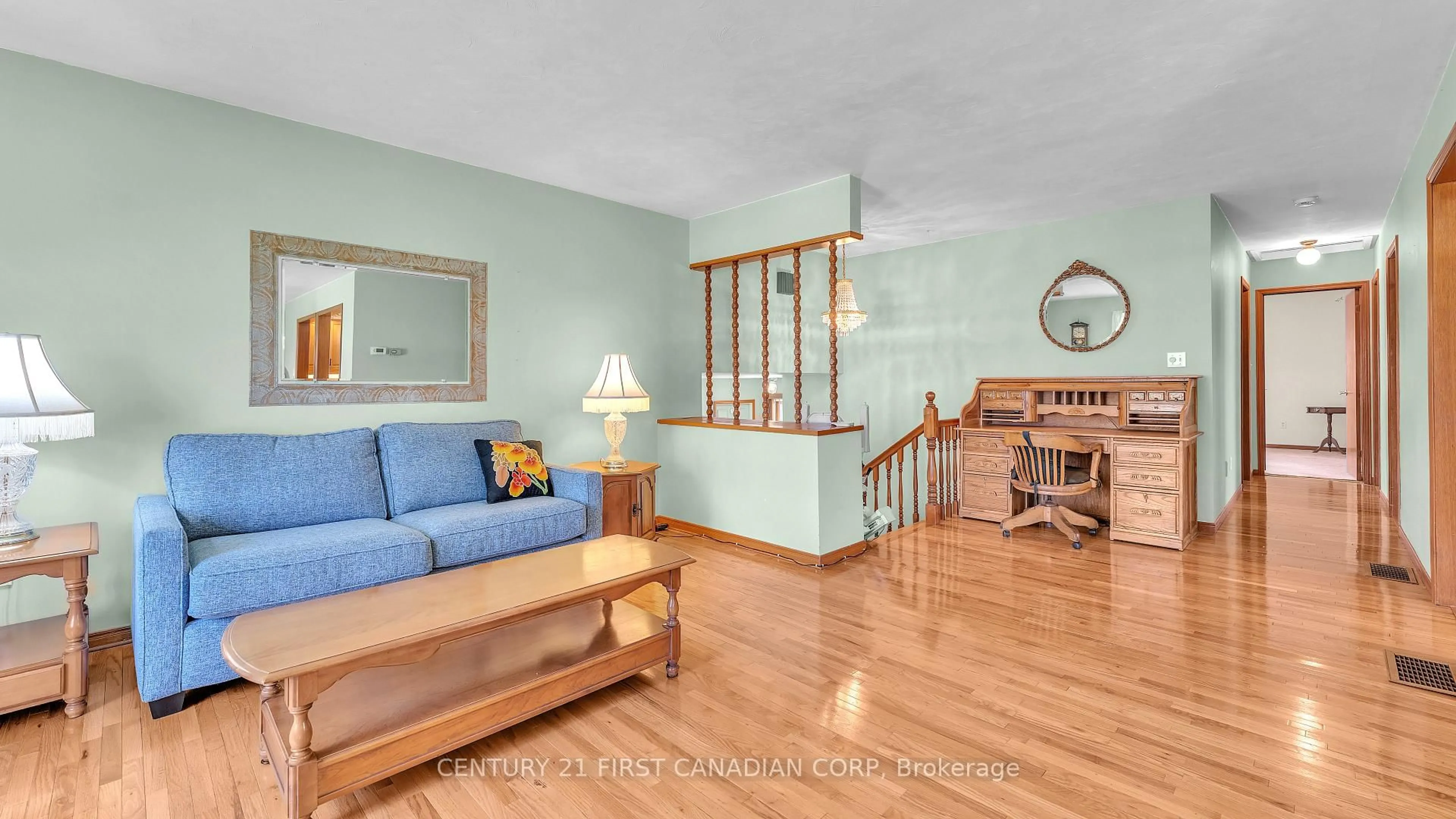 Living room with furniture, unknown for 200 Margaret St, Dutton/Dunwich Ontario N0L 1J0