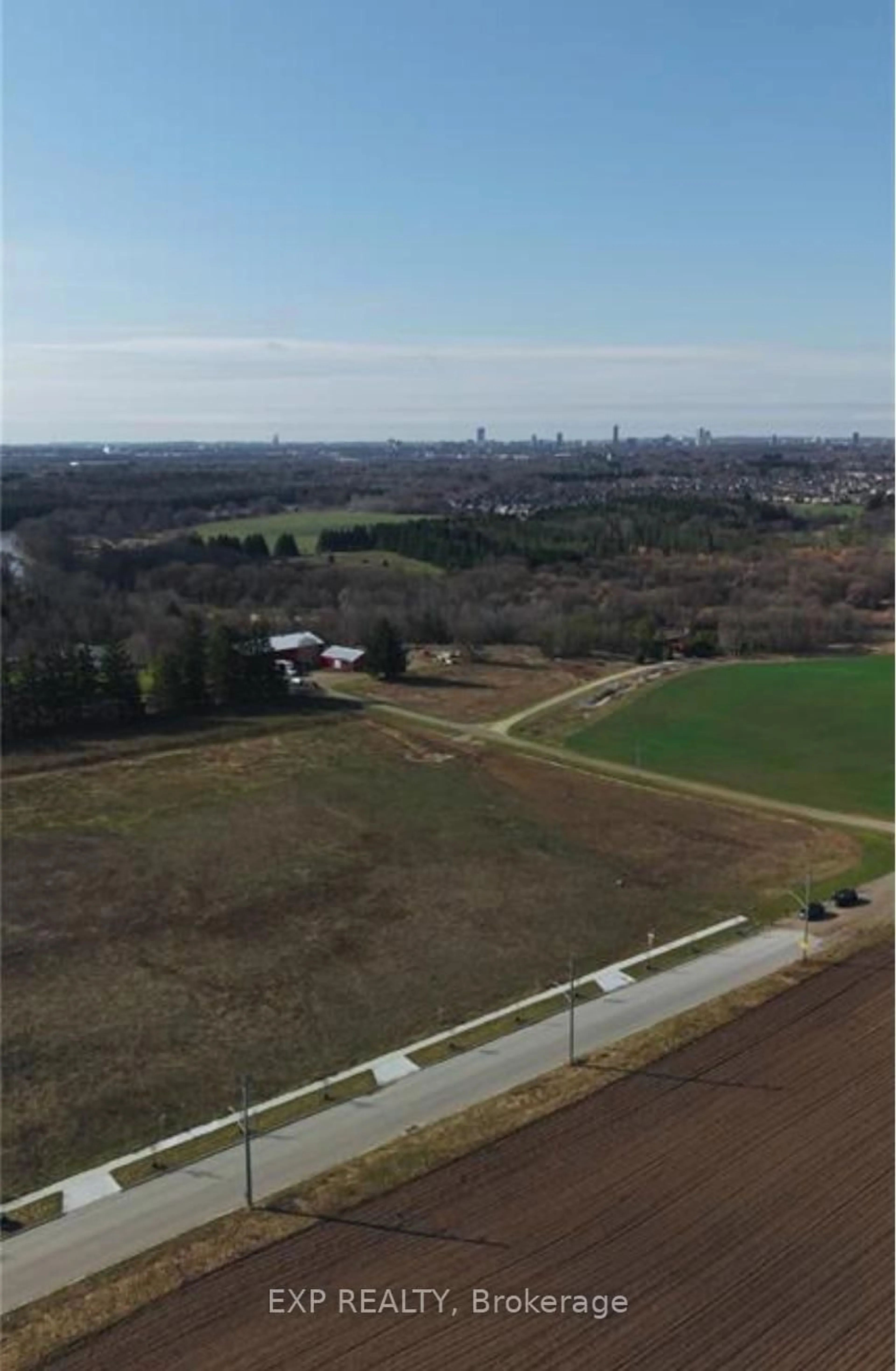 A pic from outside/outdoor area/front of a property/back of a property/a pic from drone, unknown for 1070 Snyders Flats Rd, Waterloo Ontario N0B 1K0