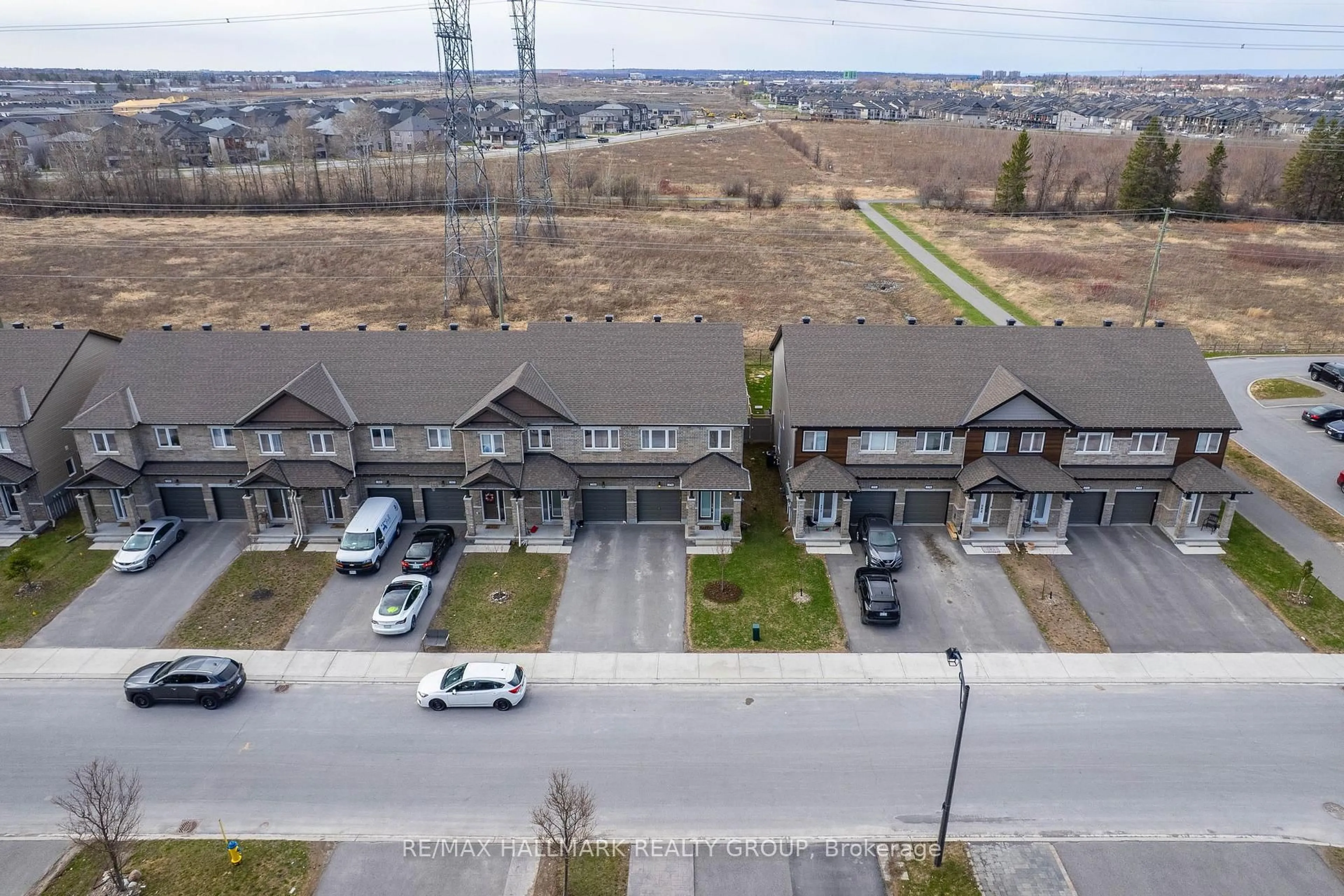 A pic from outside/outdoor area/front of a property/back of a property/a pic from drone, unknown for 278 Livery St, Stittsville Ontario K2V 0S1