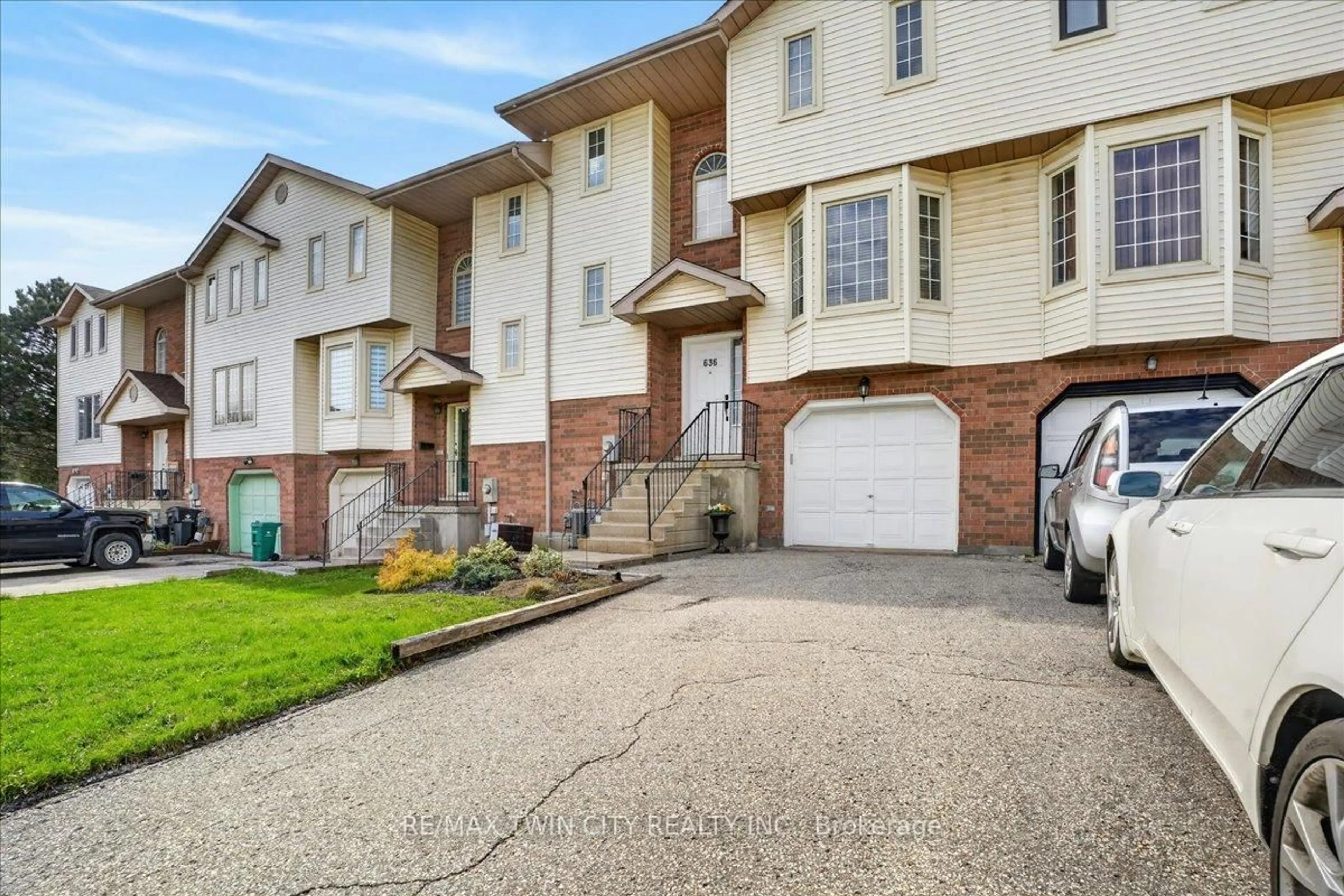 Unknown for 636 Grange Cres, Waterloo Ontario N2T 2L9