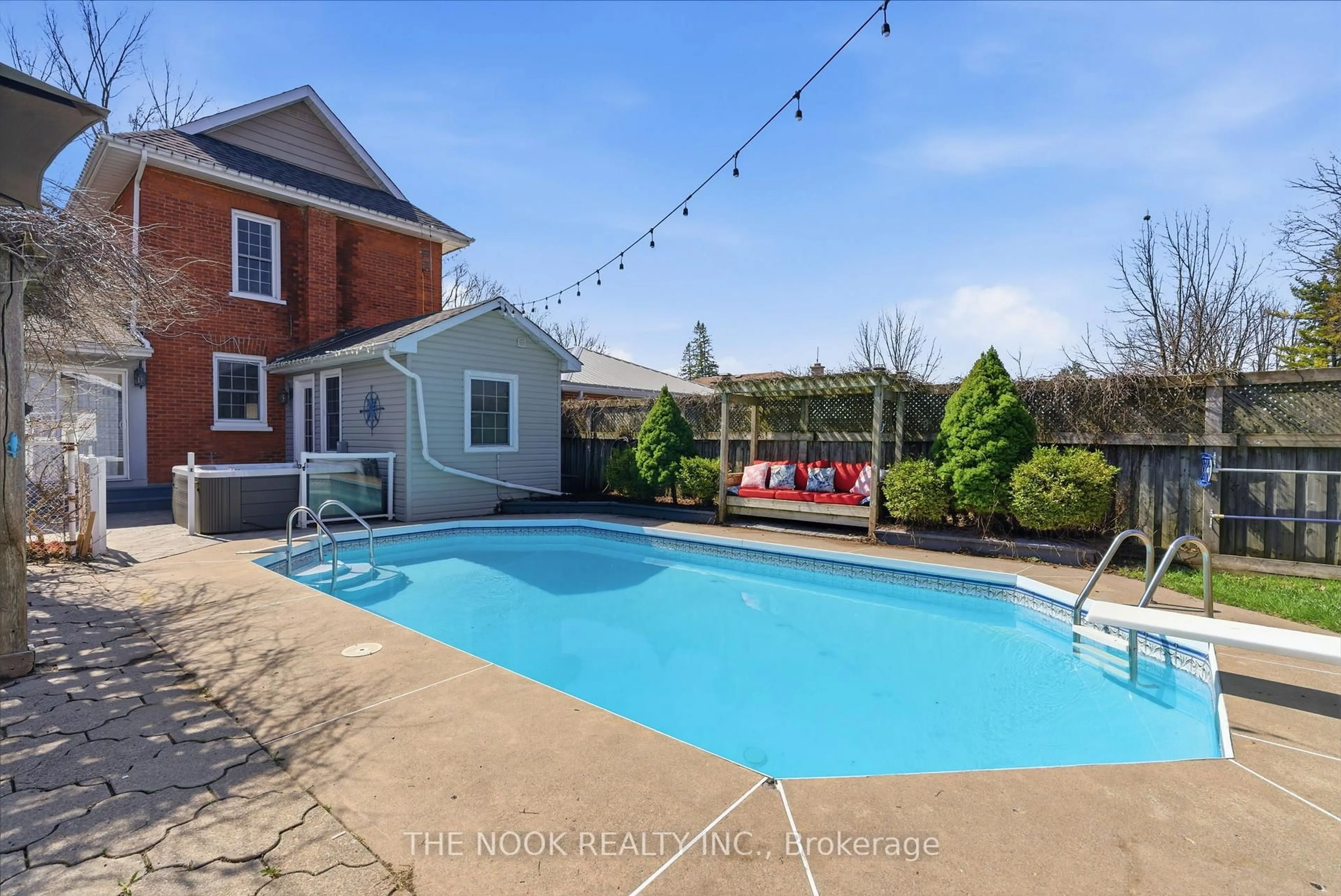 Pool for 264 Bennet St, Peterborough Ontario K9H 5B9