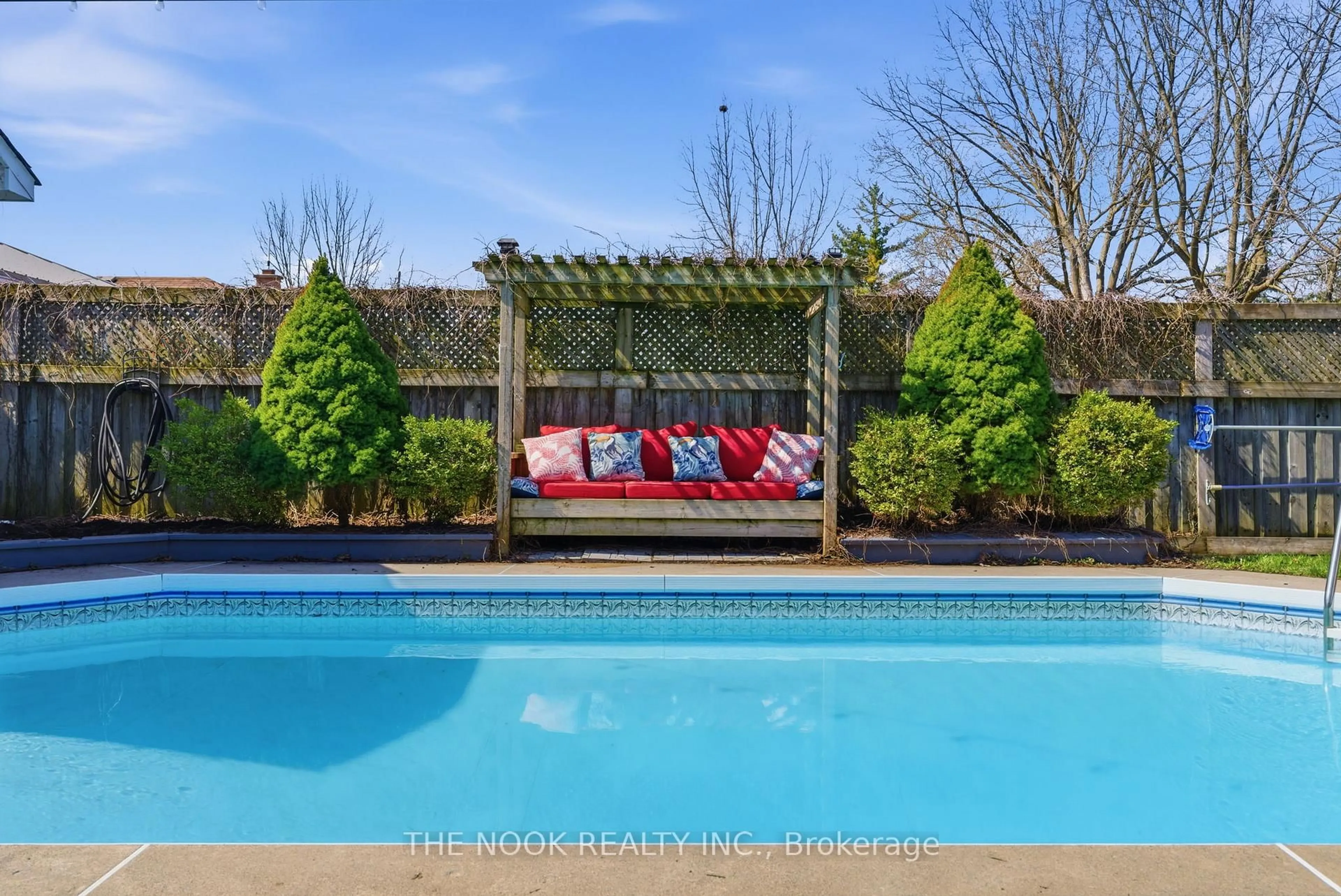 Pool for 264 Bennet St, Peterborough Ontario K9H 5B9