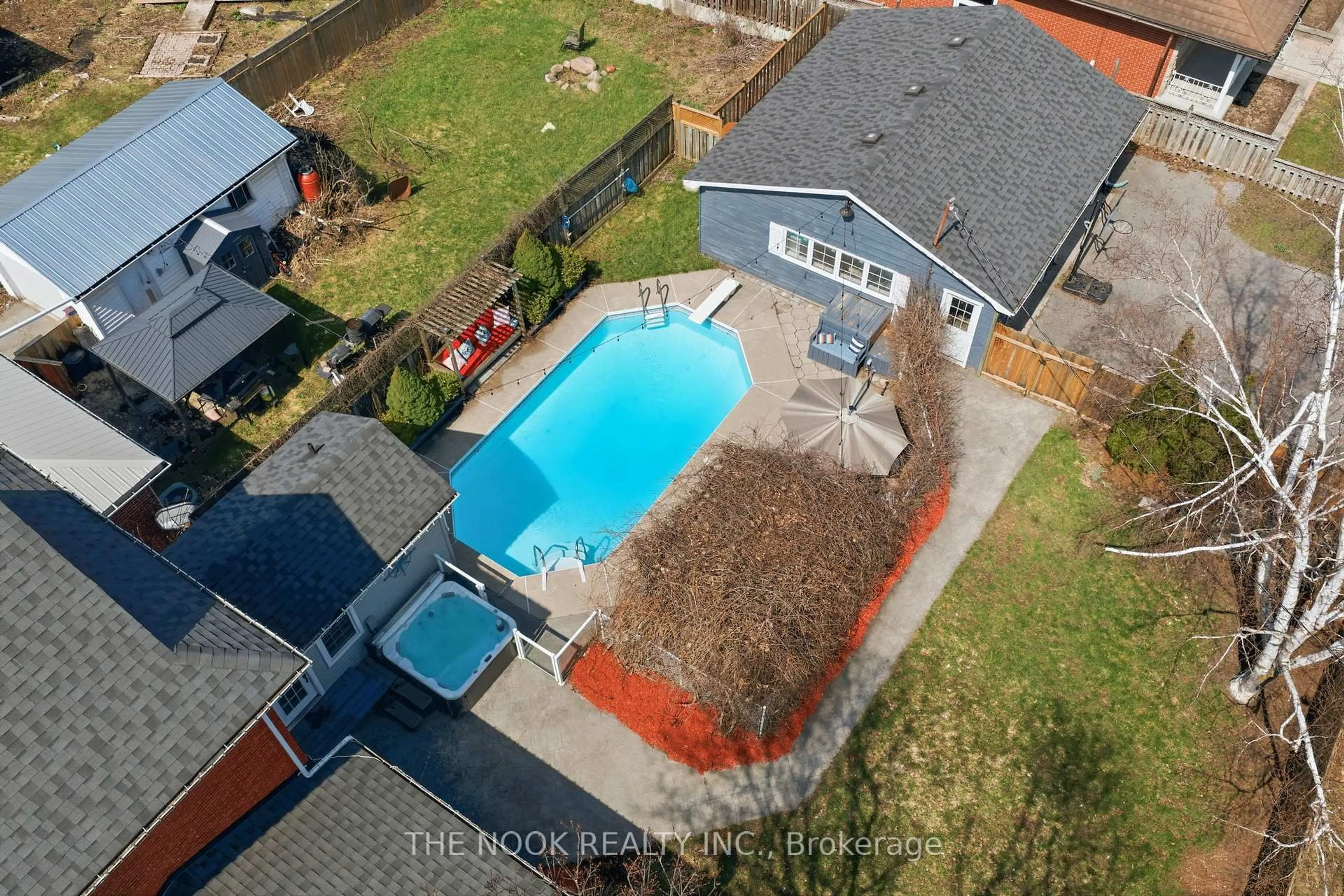 Pool for 264 Bennet St, Peterborough Ontario K9H 5B9