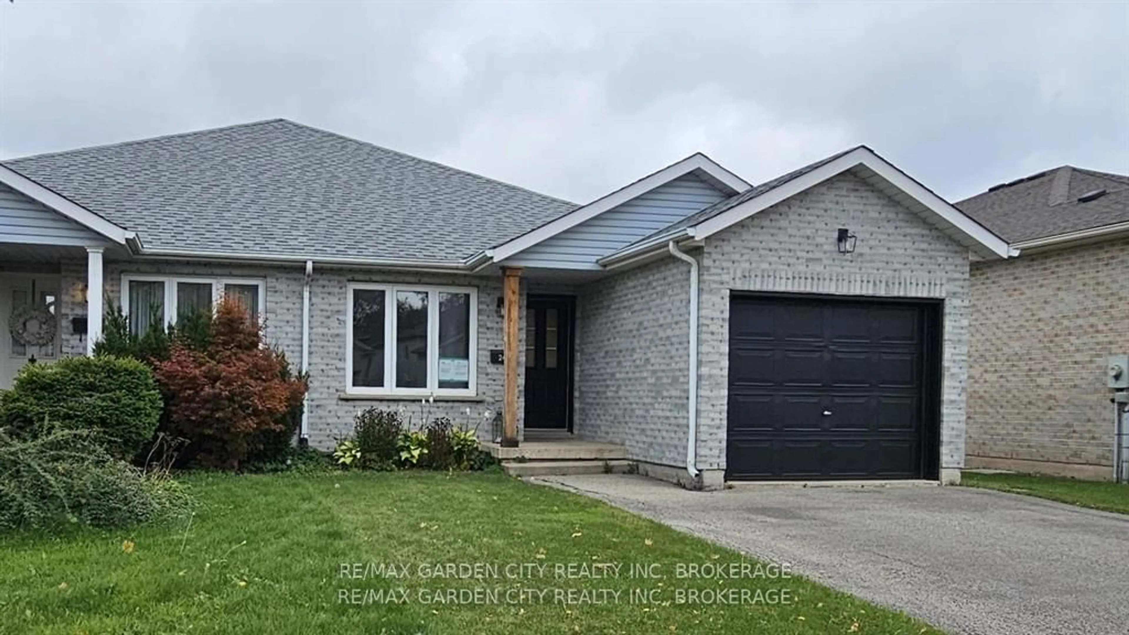 Home with brick exterior material, street for 244 Autumn Cres, Welland Ontario L3C 7K2