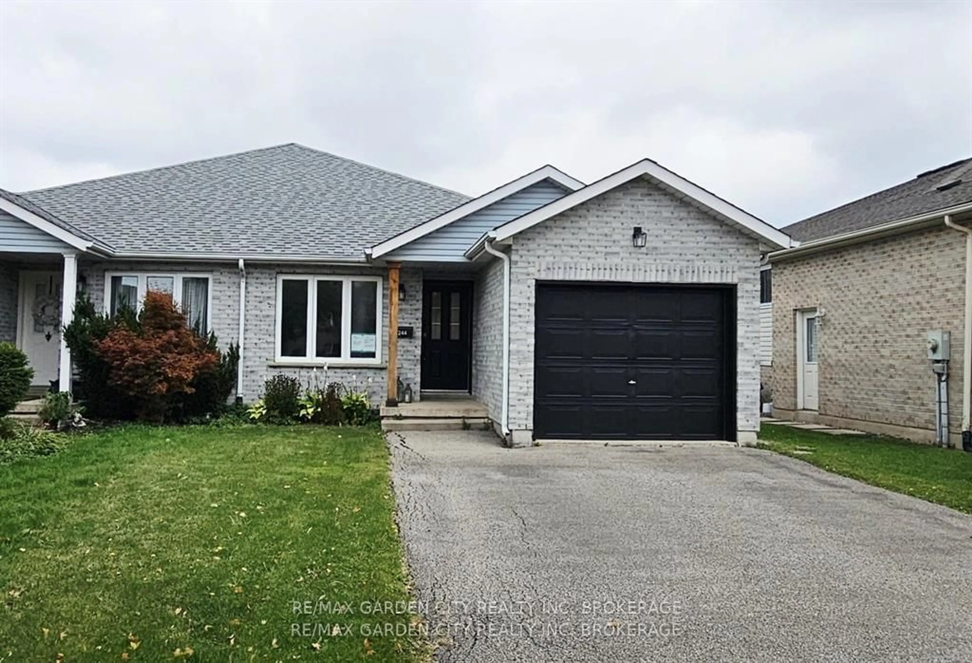 Home with brick exterior material, street for 244 Autumn Cres, Welland Ontario L3C 7K2