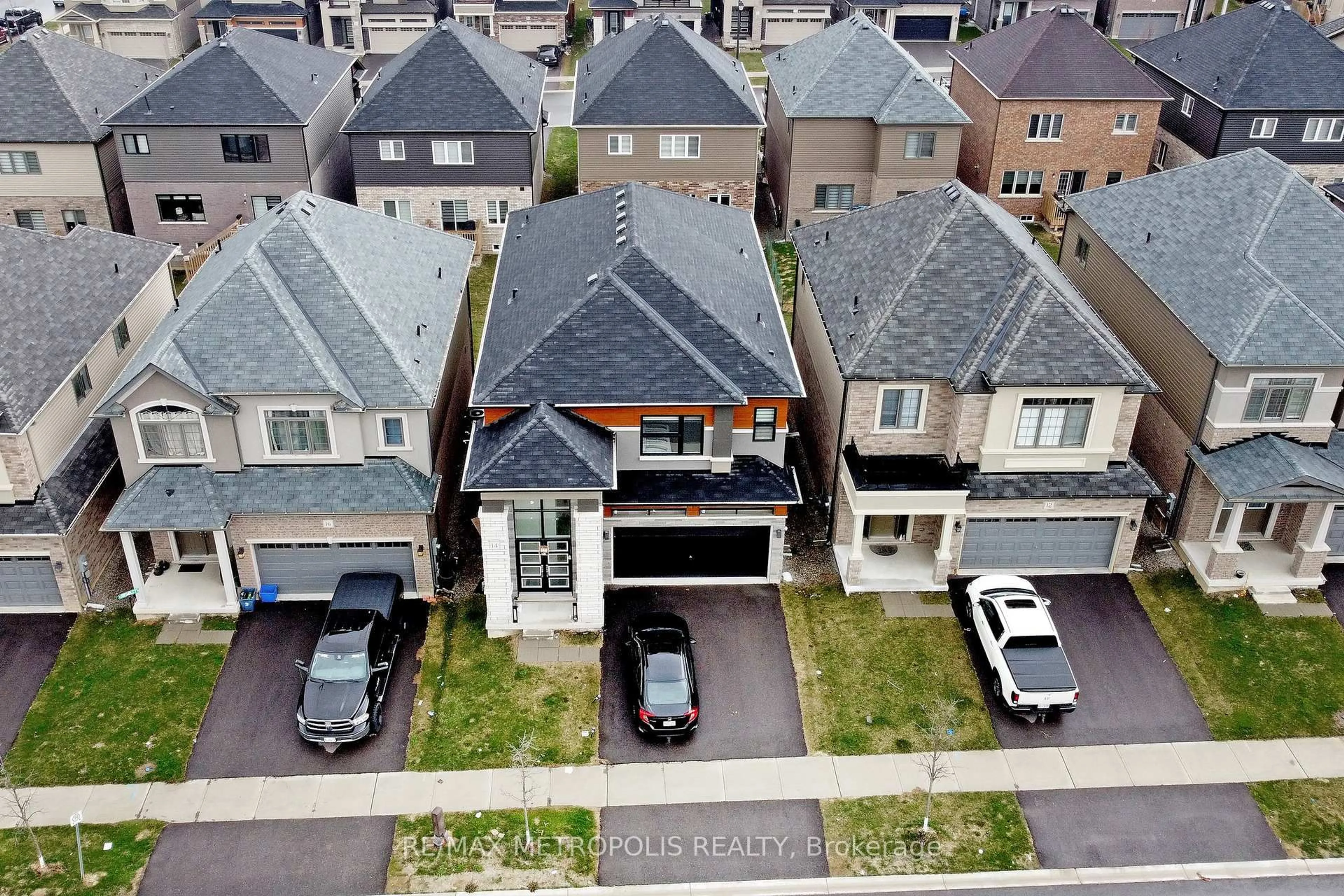 A pic from outside/outdoor area/front of a property/back of a property/a pic from drone, street for 14 Jenner Dr, Brant Ontario N3L 3L3