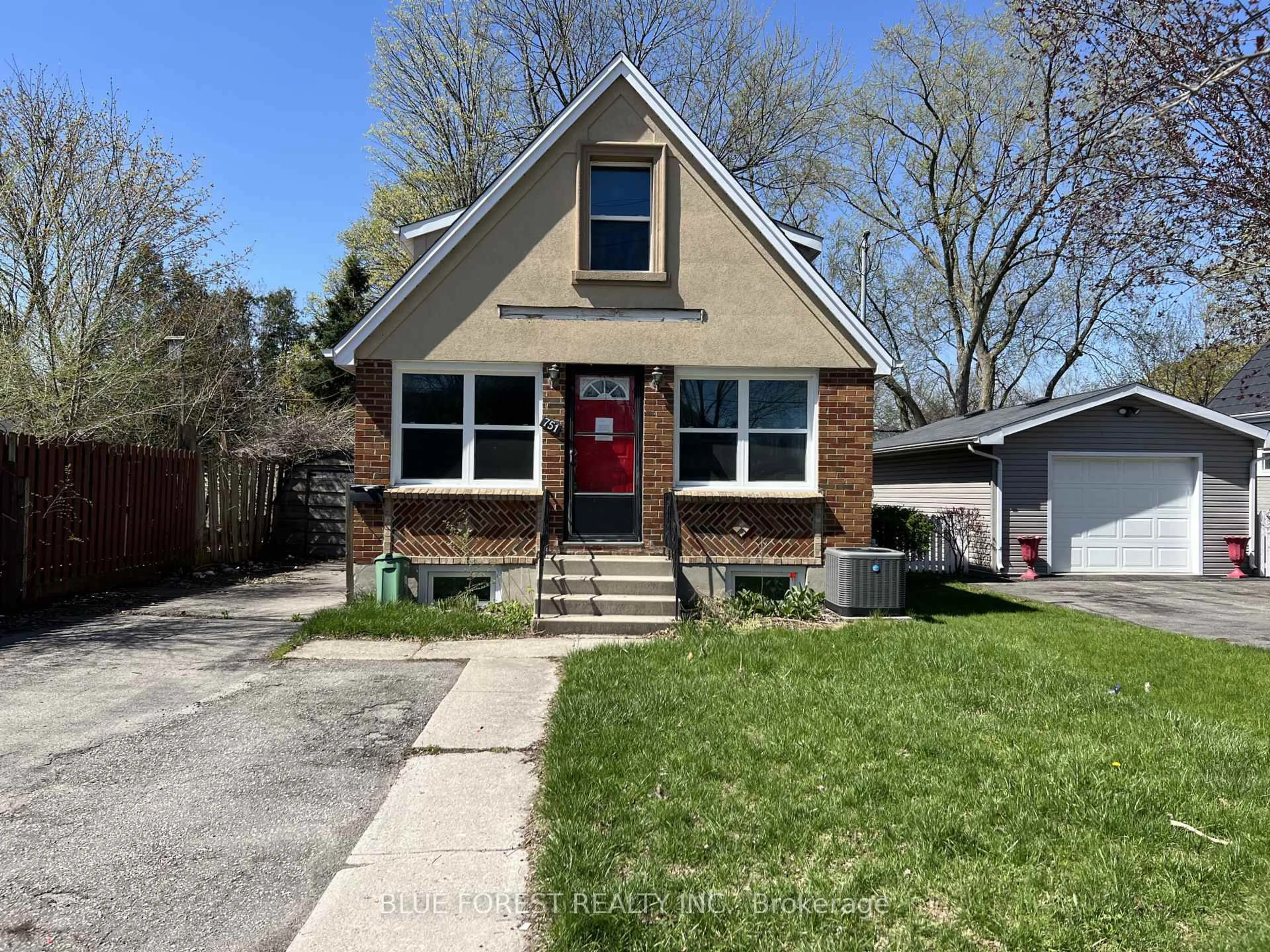 Home with vinyl exterior material, street for 751 Curry St, London East Ontario N5Y 1N5