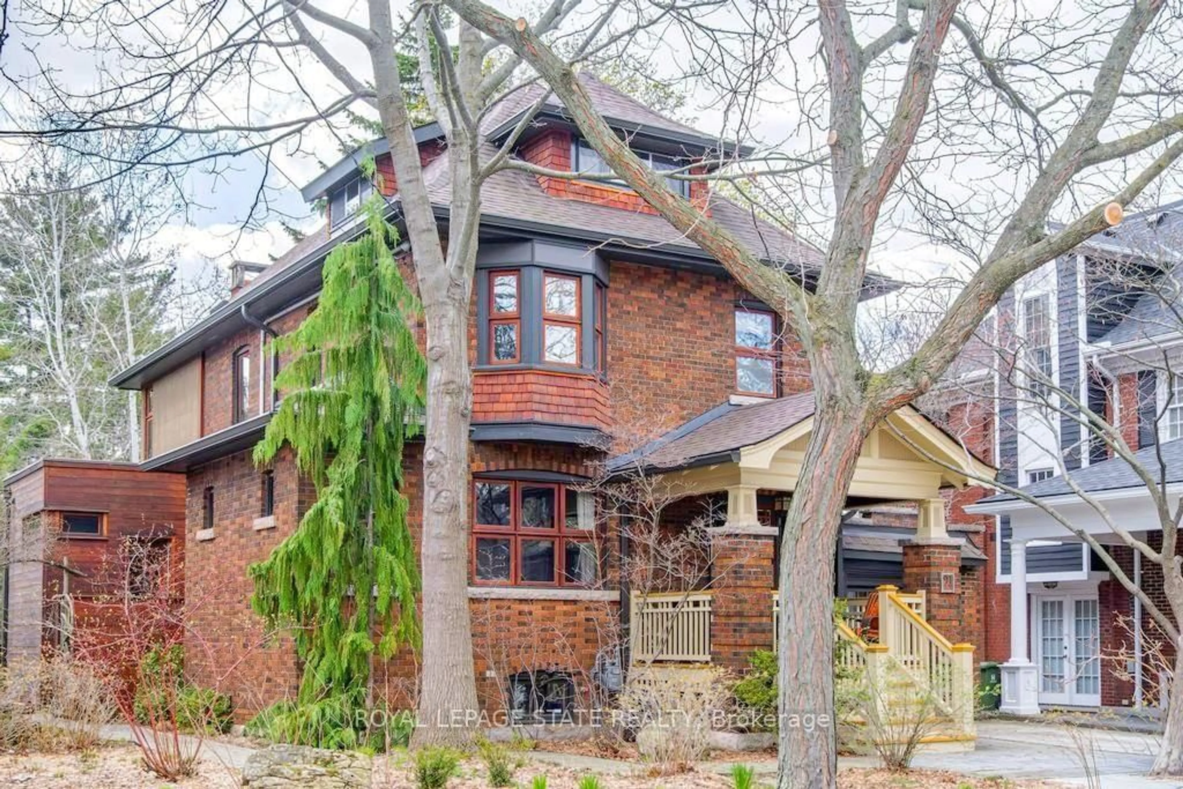 Home with brick exterior material, street for 91 Paisley Ave, Hamilton Ontario L8S 4H2