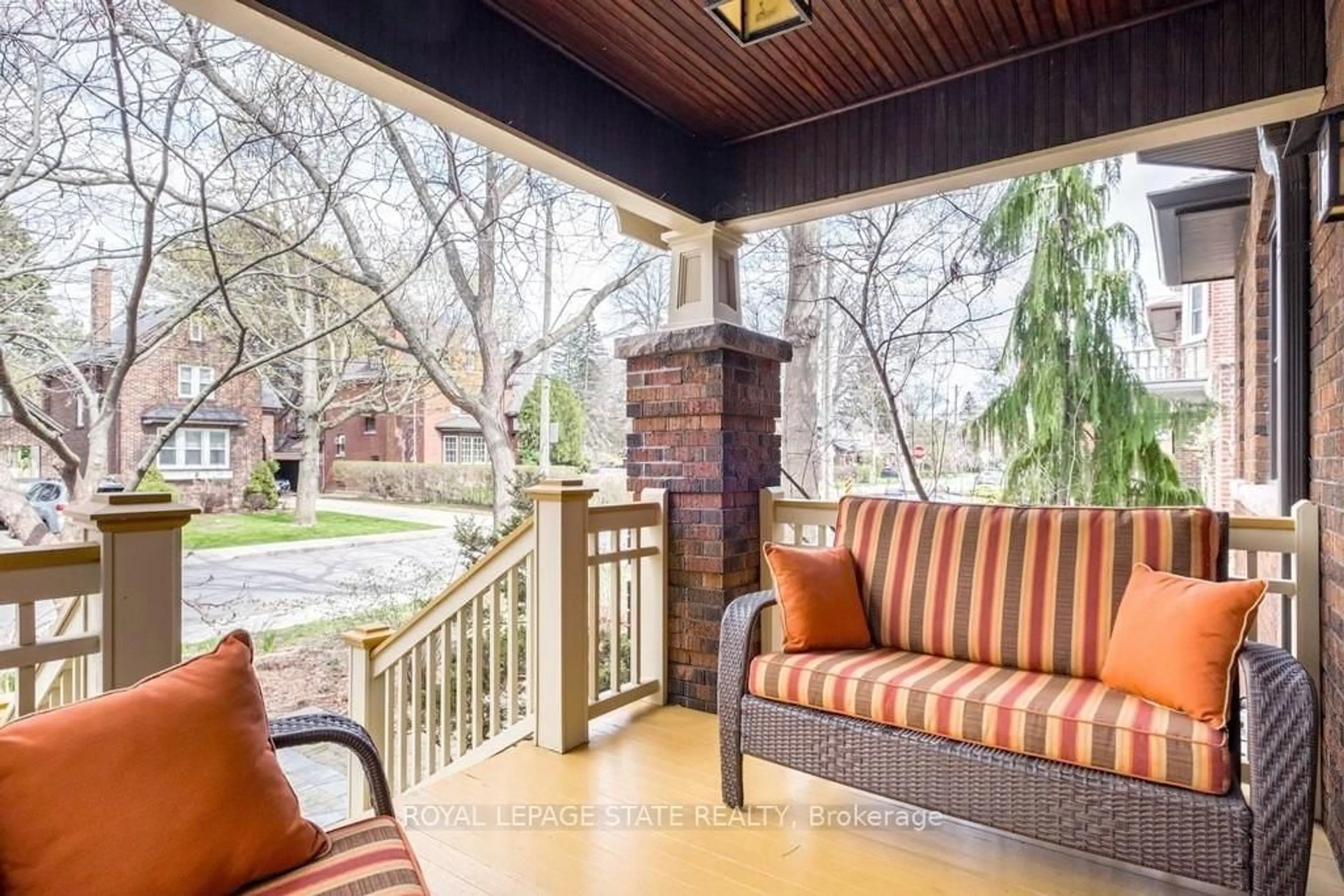 Patio, street for 91 Paisley Ave, Hamilton Ontario L8S 4H2