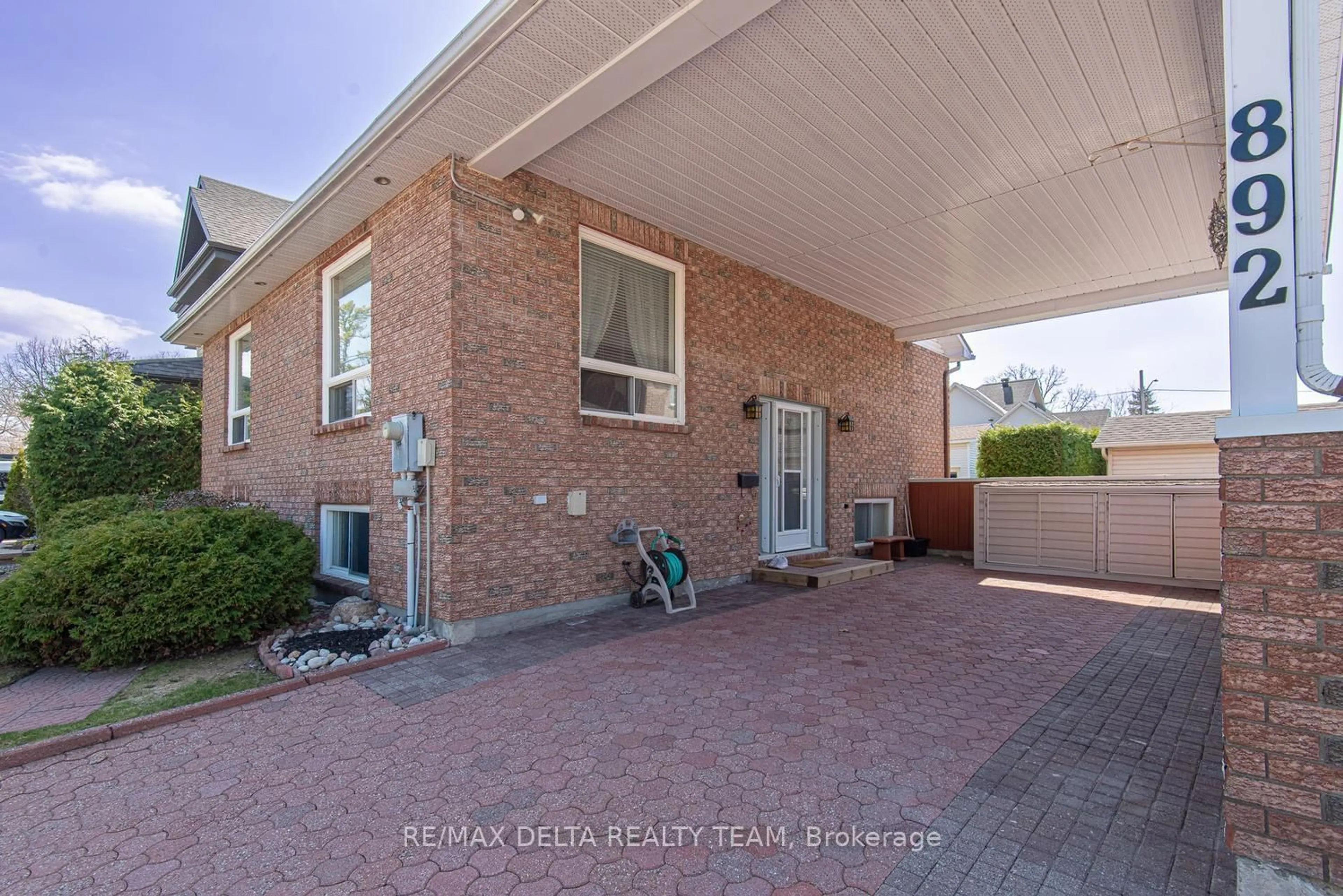 Unknown for 892 Beauchamp Ave, Orleans Ontario K1C 3A7