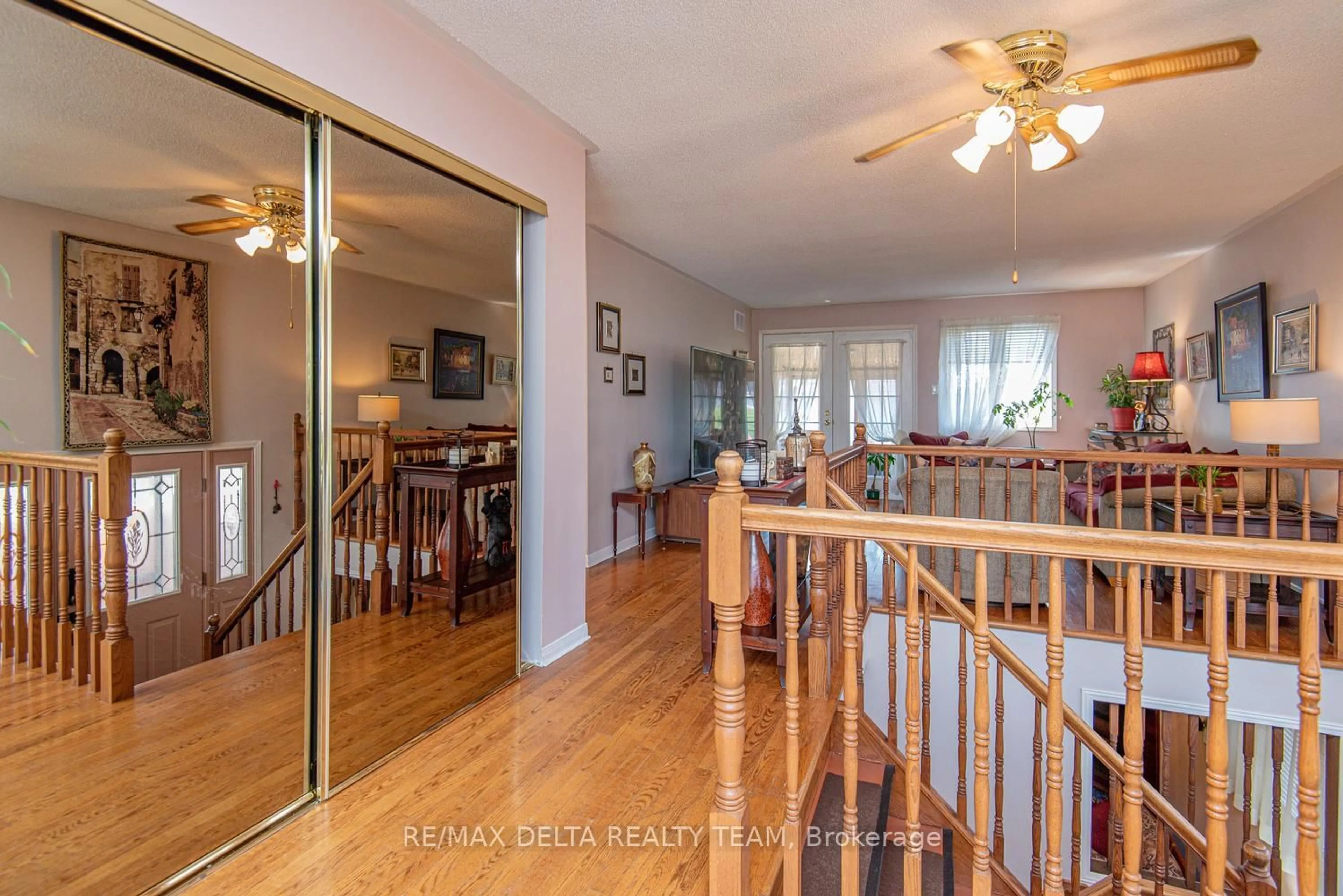 Unknown for 892 Beauchamp Ave, Orleans Ontario K1C 3A7