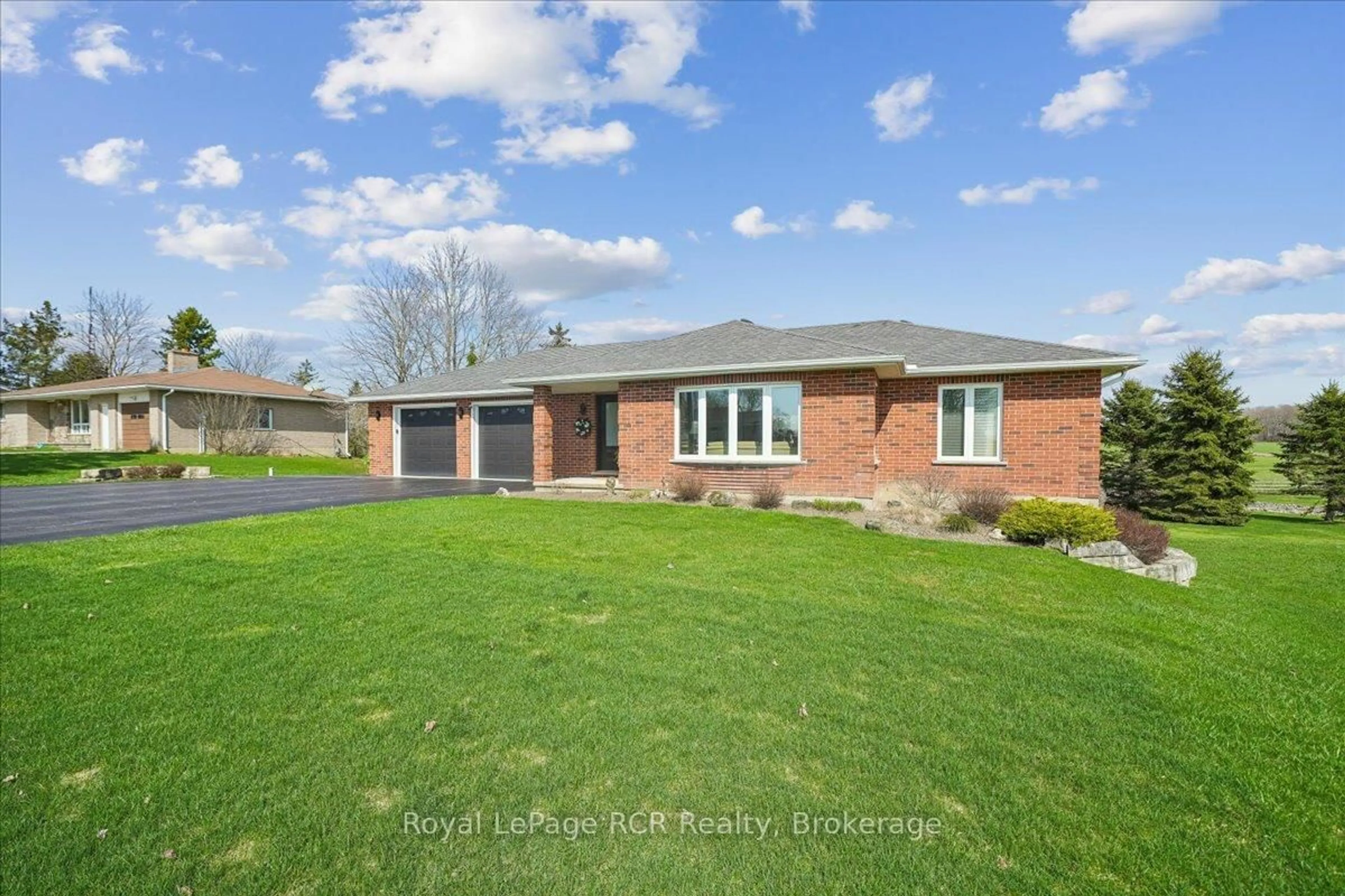 Home with brick exterior material, unknown for 137525 Concession 7 Rd, Georgian Bluffs Ontario N4K 5N5