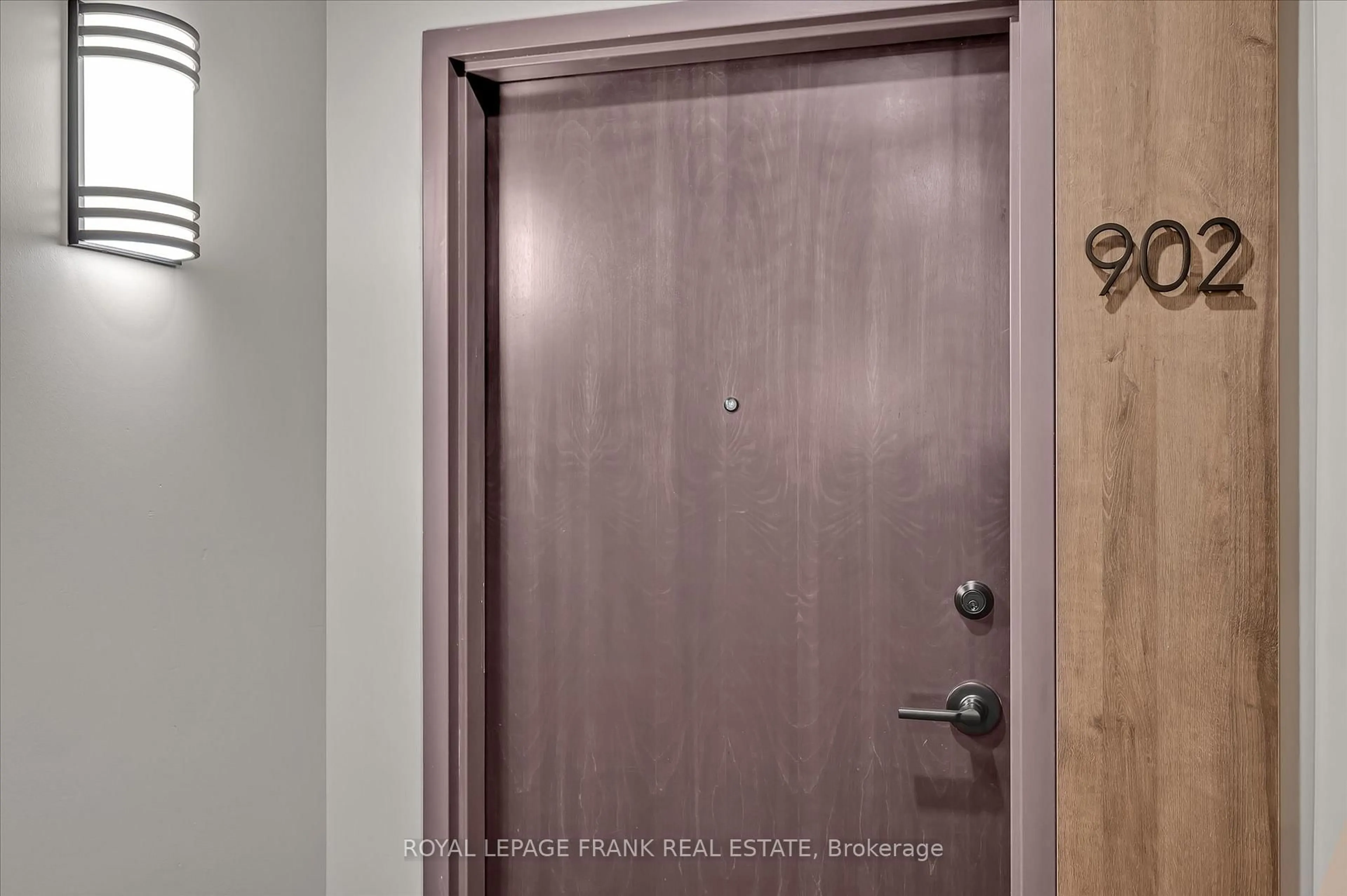 Indoor entryway for 195 Hunter St #902, Peterborough Ontario K9H 1G9