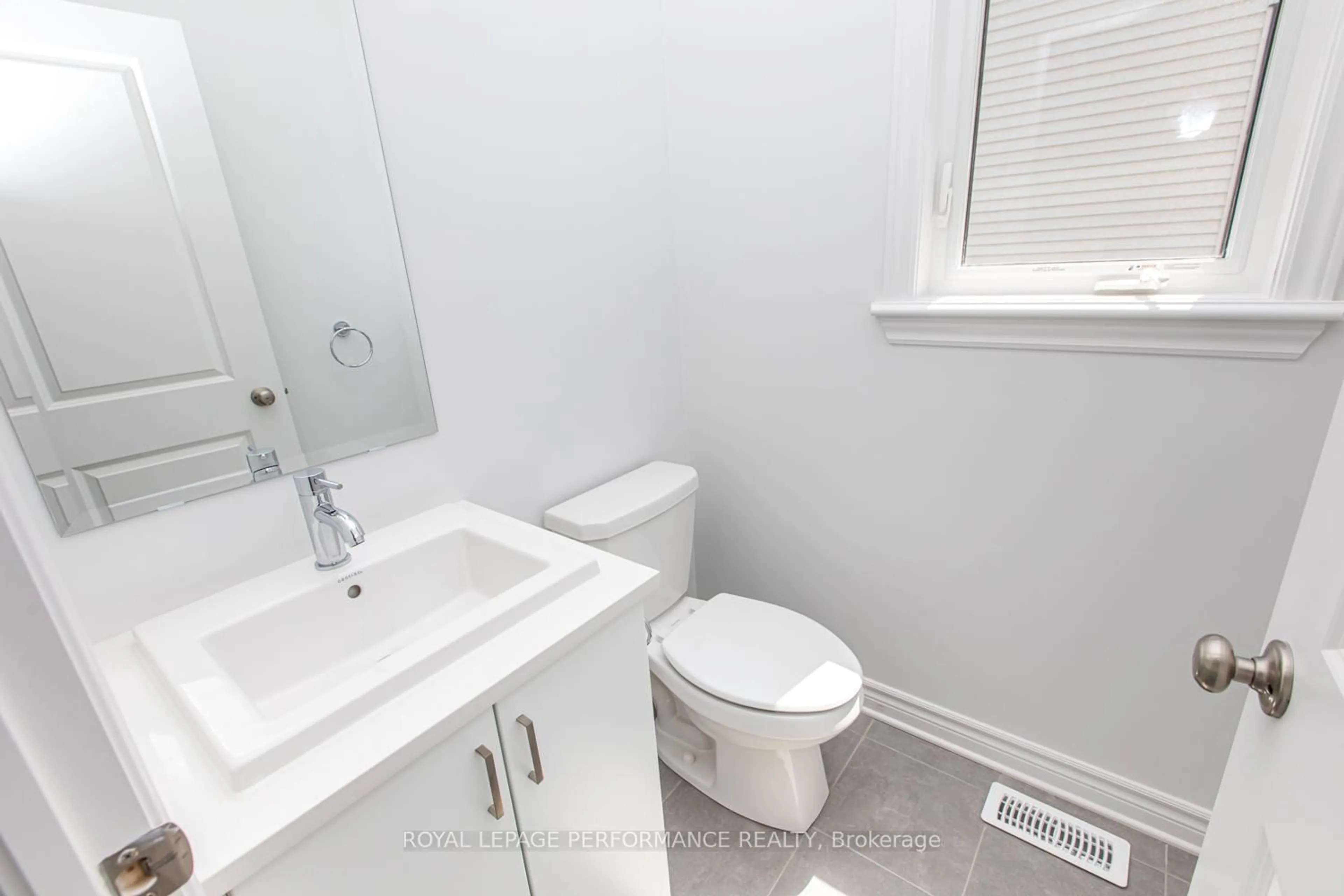 Standard bathroom, unknown for 635 Cordelette Circ, Ottawa Ontario K1W 0P2