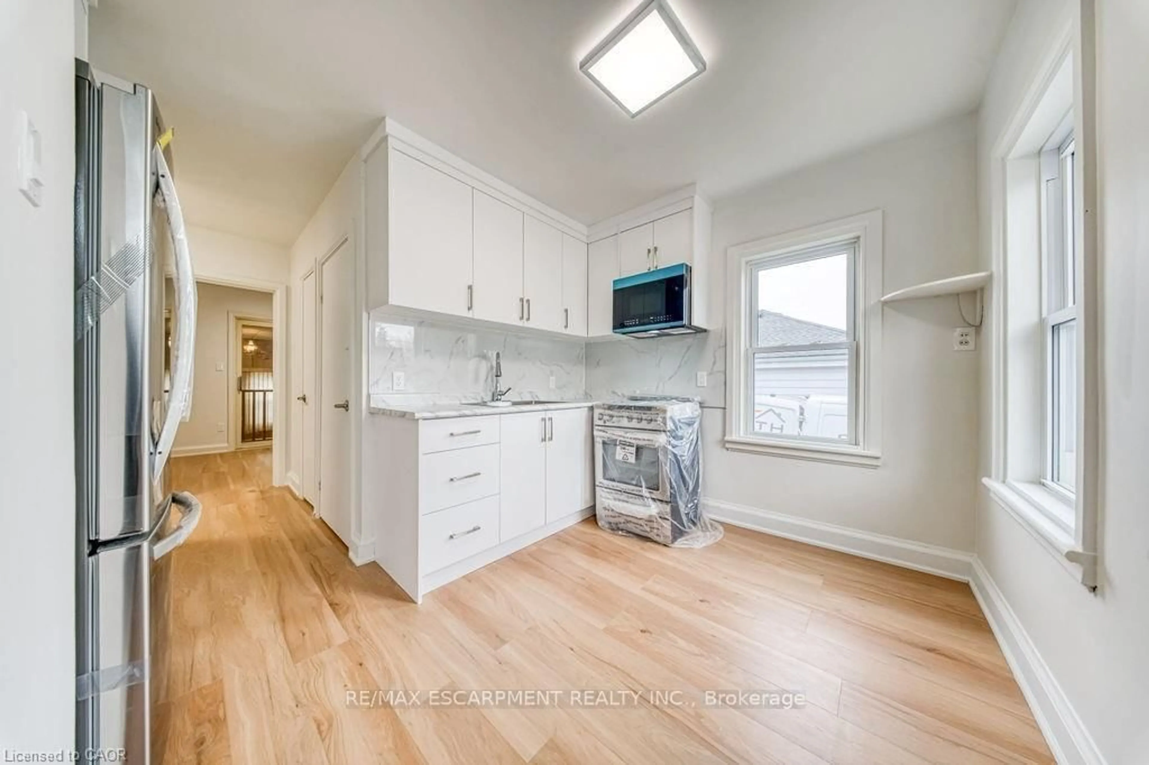 Unknown for 22 David Ave, Hamilton Ontario L9A 3V1