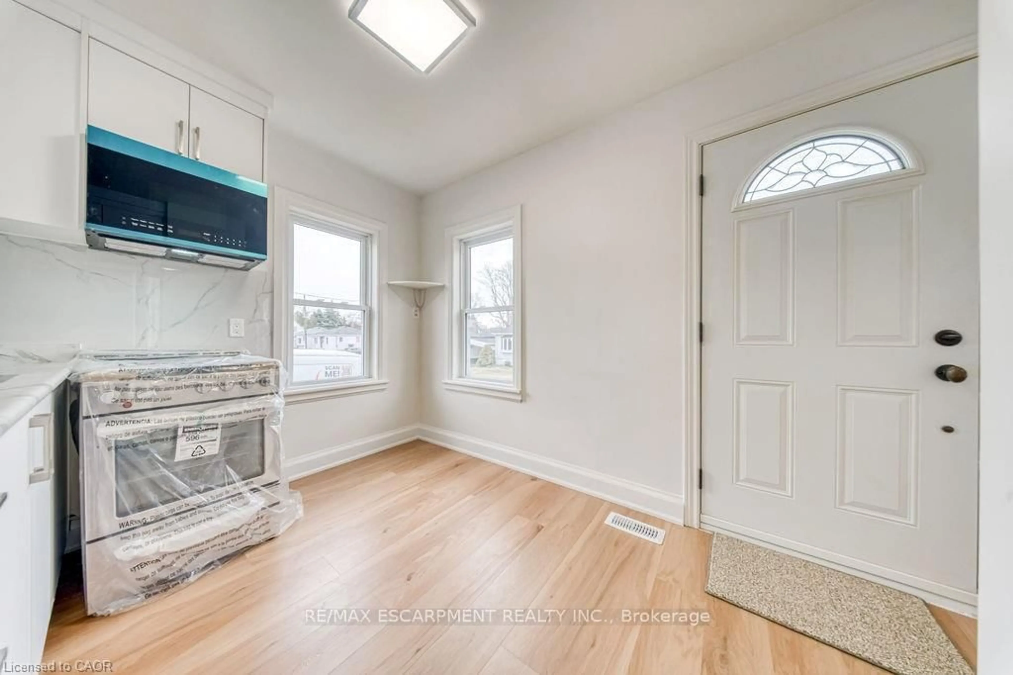 Unknown for 22 David Ave, Hamilton Ontario L9A 3V1