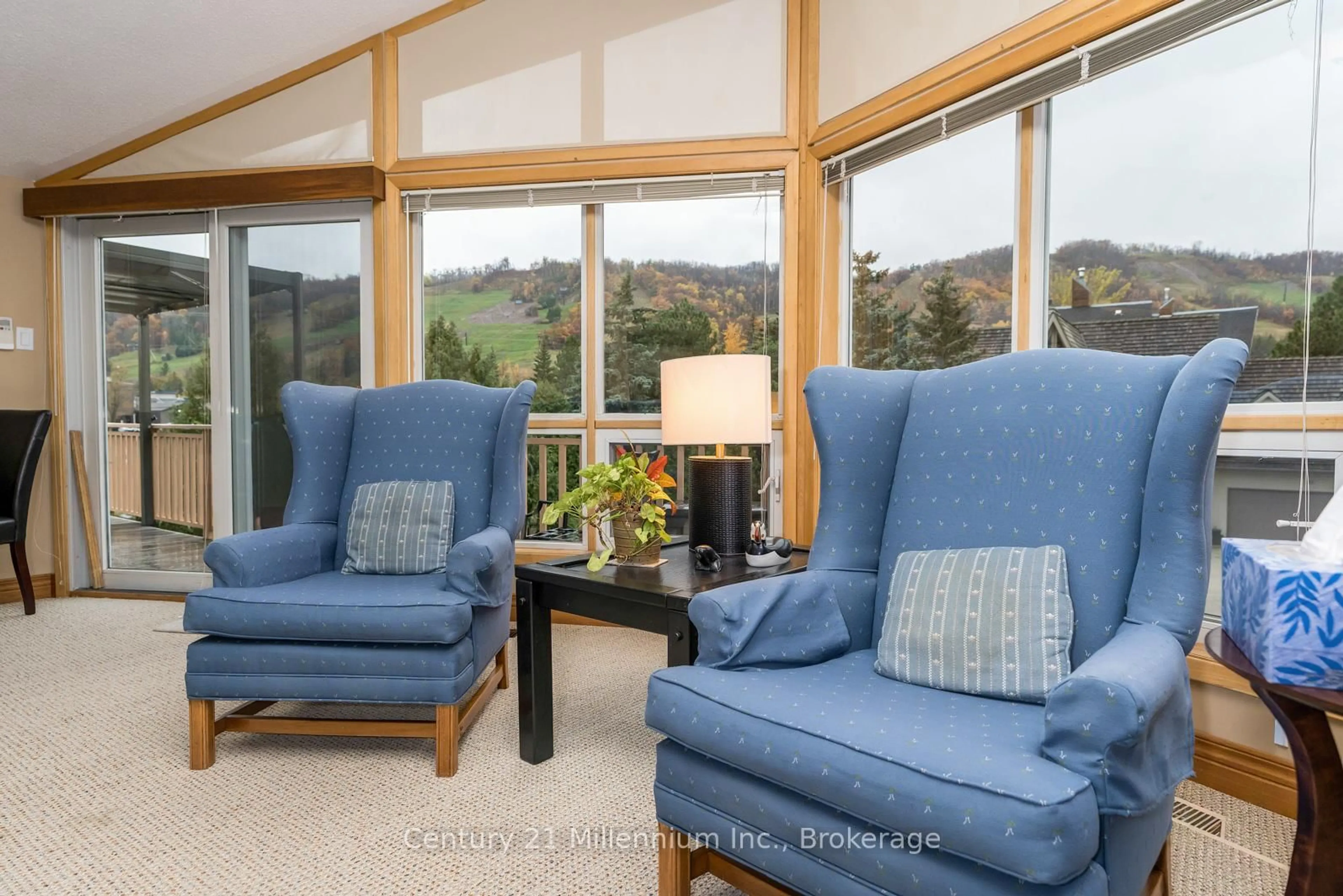 Living room with furniture, unknown for 130 Pioneer Lane, Blue Mountains Ontario L9Y 0M7