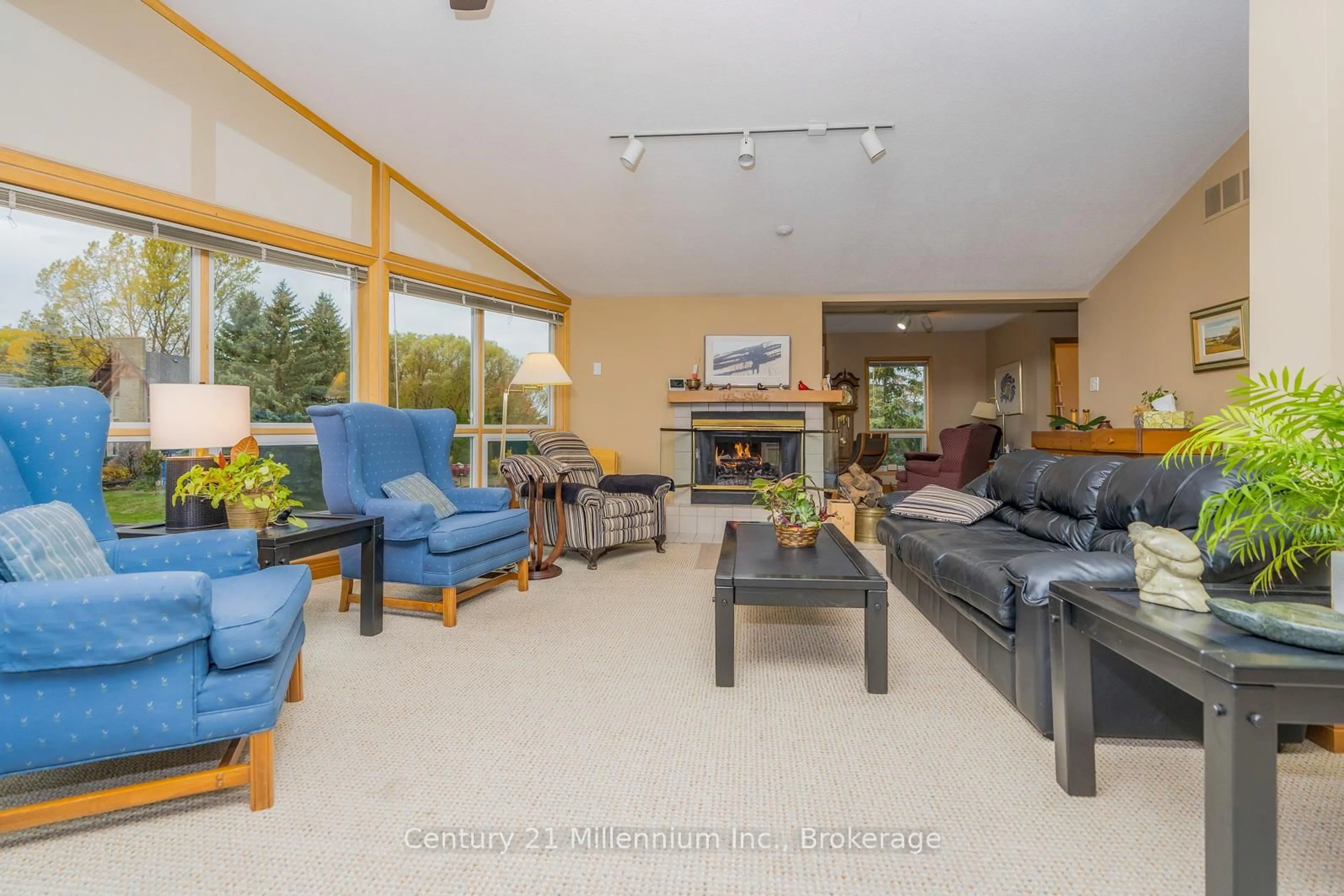 Living room with furniture, ceramic/tile floor for 130 Pioneer Lane, Blue Mountains Ontario L9Y 0M7