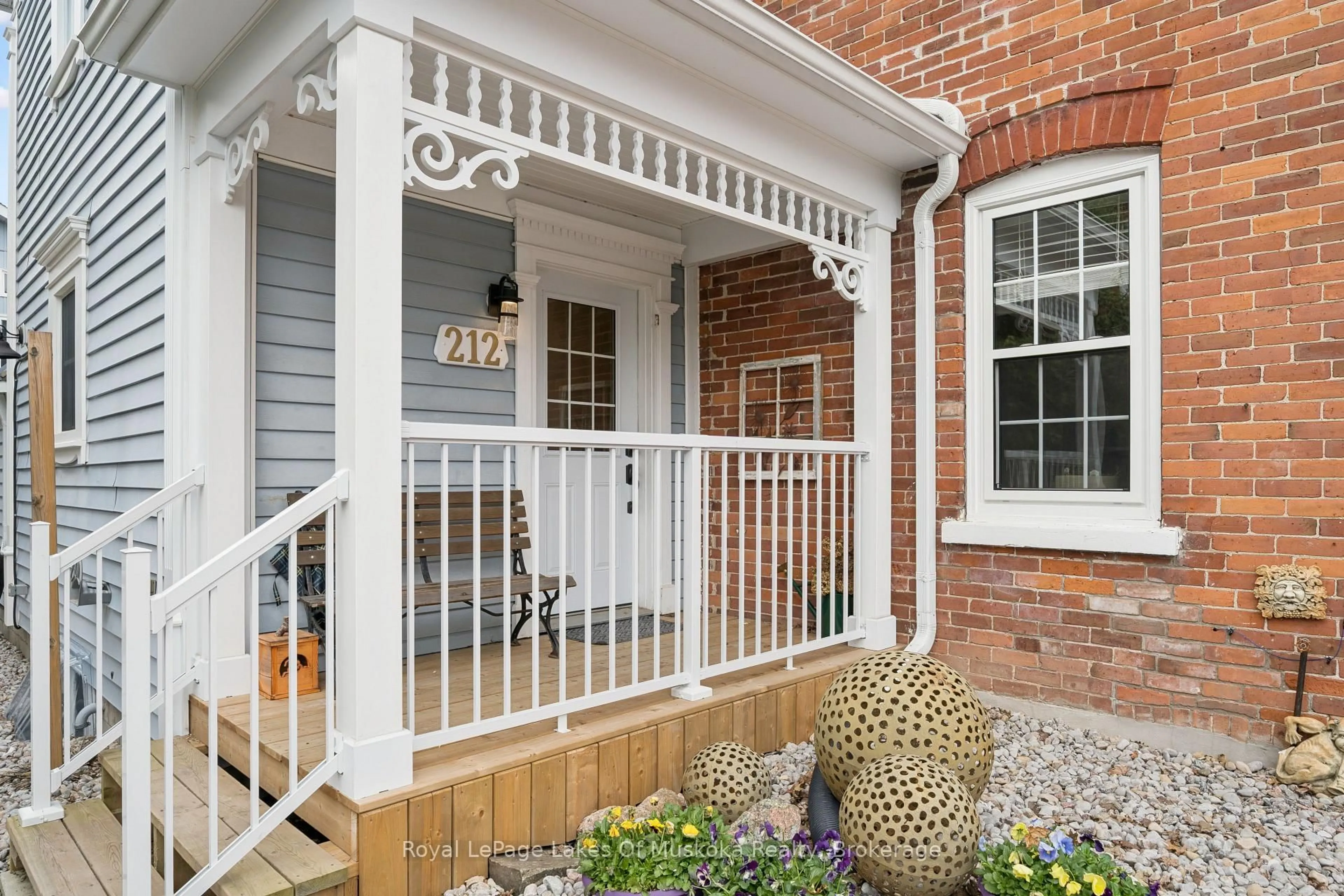 Unknown for 212 James St, Bracebridge Ontario P1L 2B8