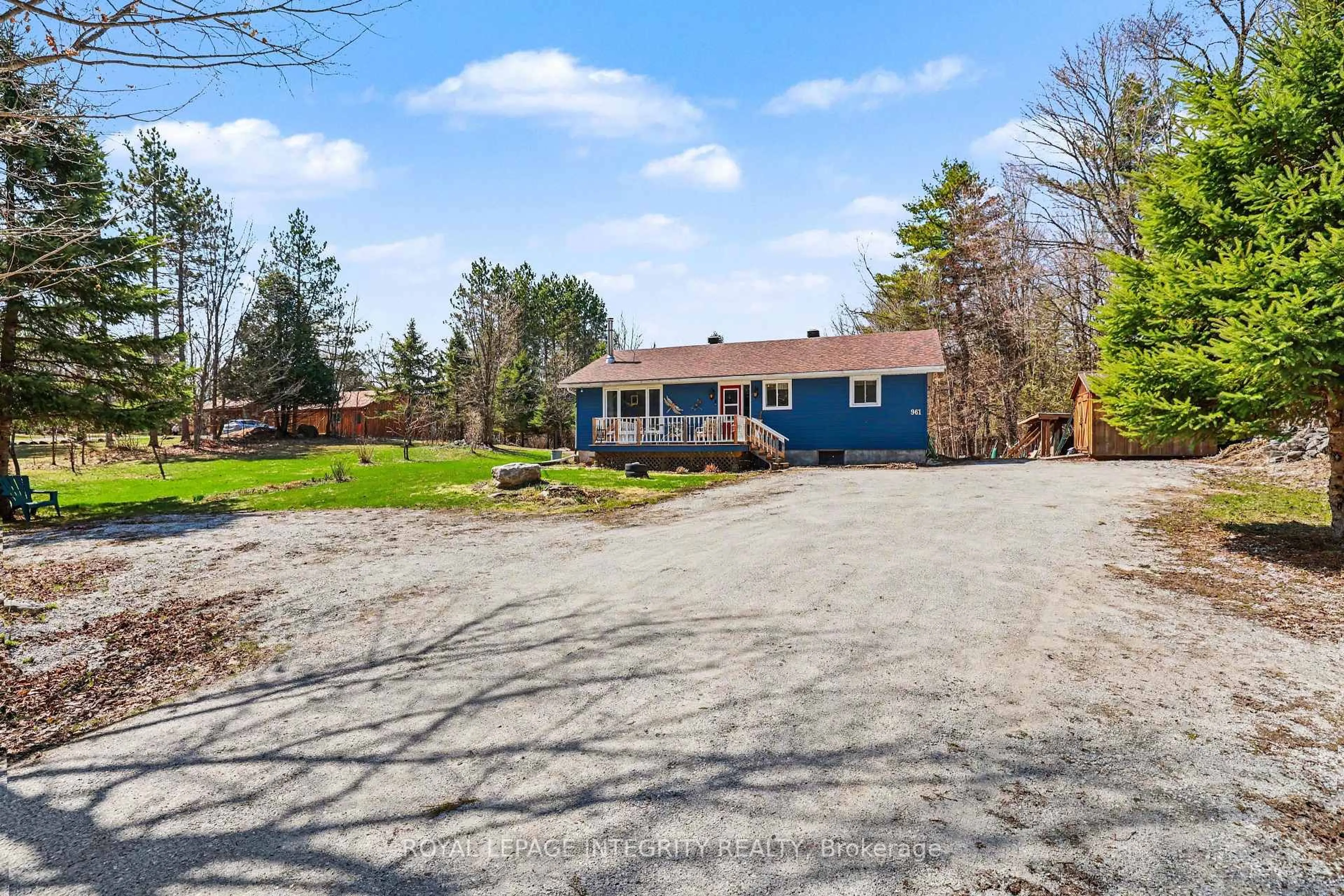 A pic from outside/outdoor area/front of a property/back of a property/a pic from drone, street for 961 11th Concession Rd, Mcdonalds Corners Ontario K0G 1M0