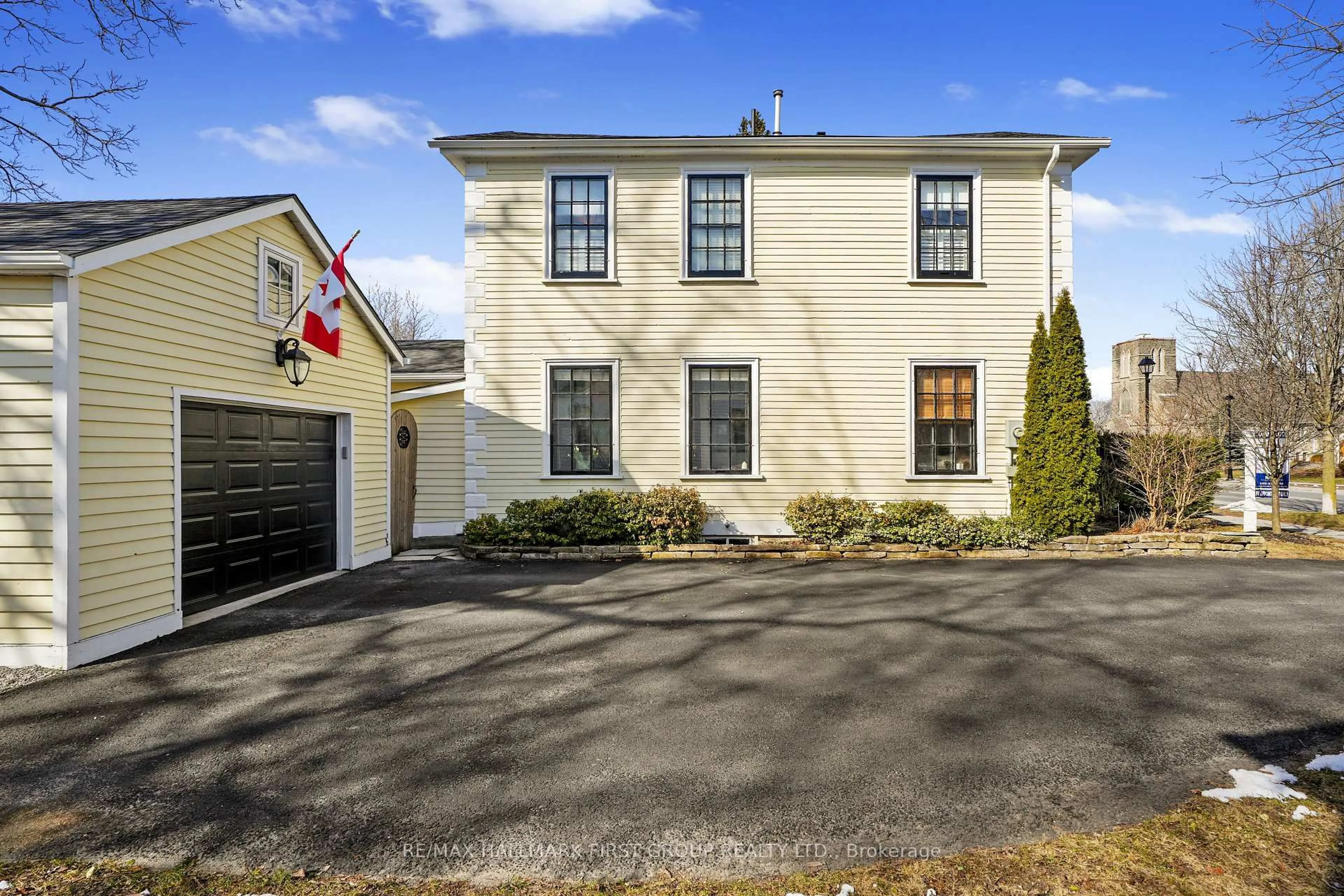 A pic from outside/outdoor area/front of a property/back of a property/a pic from drone, street for 177 King St, Cobourg Ontario K9A 2M8