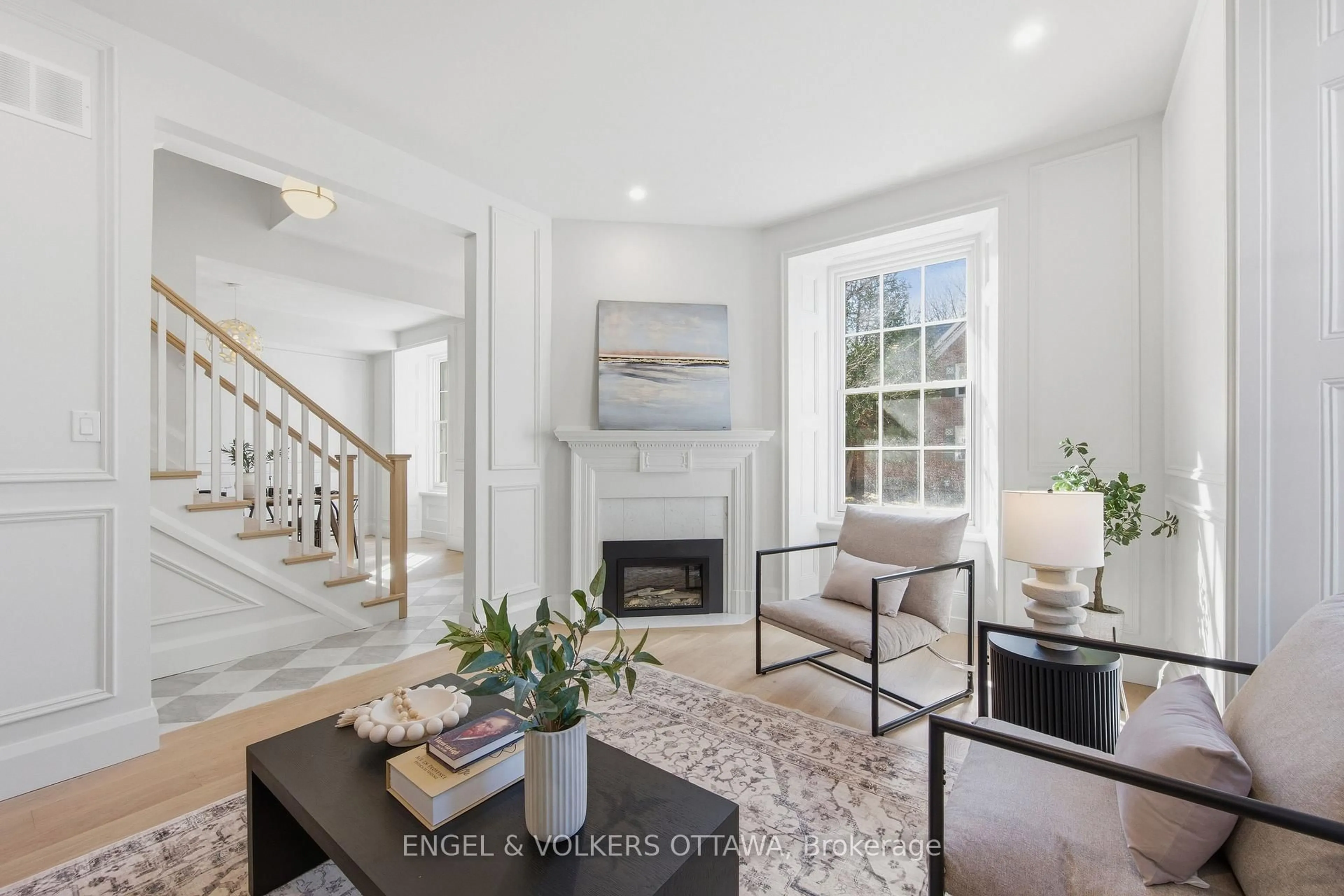 Living room with furniture, unknown for 71 Thomas St, Ottawa Ontario K1M 1M7