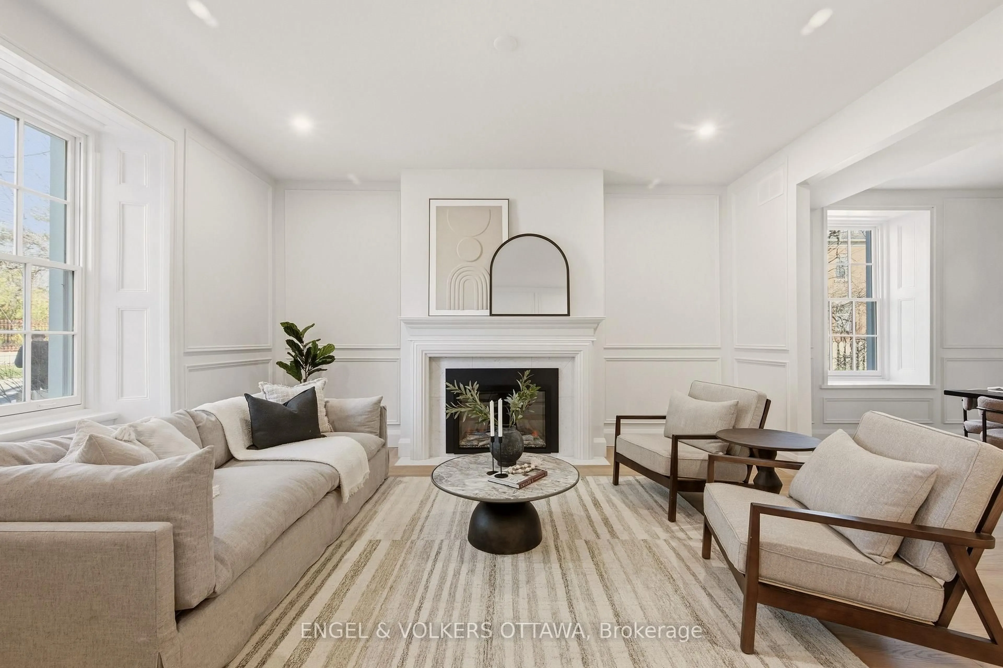 Living room with furniture, unknown for 35 MacKay St, Ottawa Ontario K1M 2B2