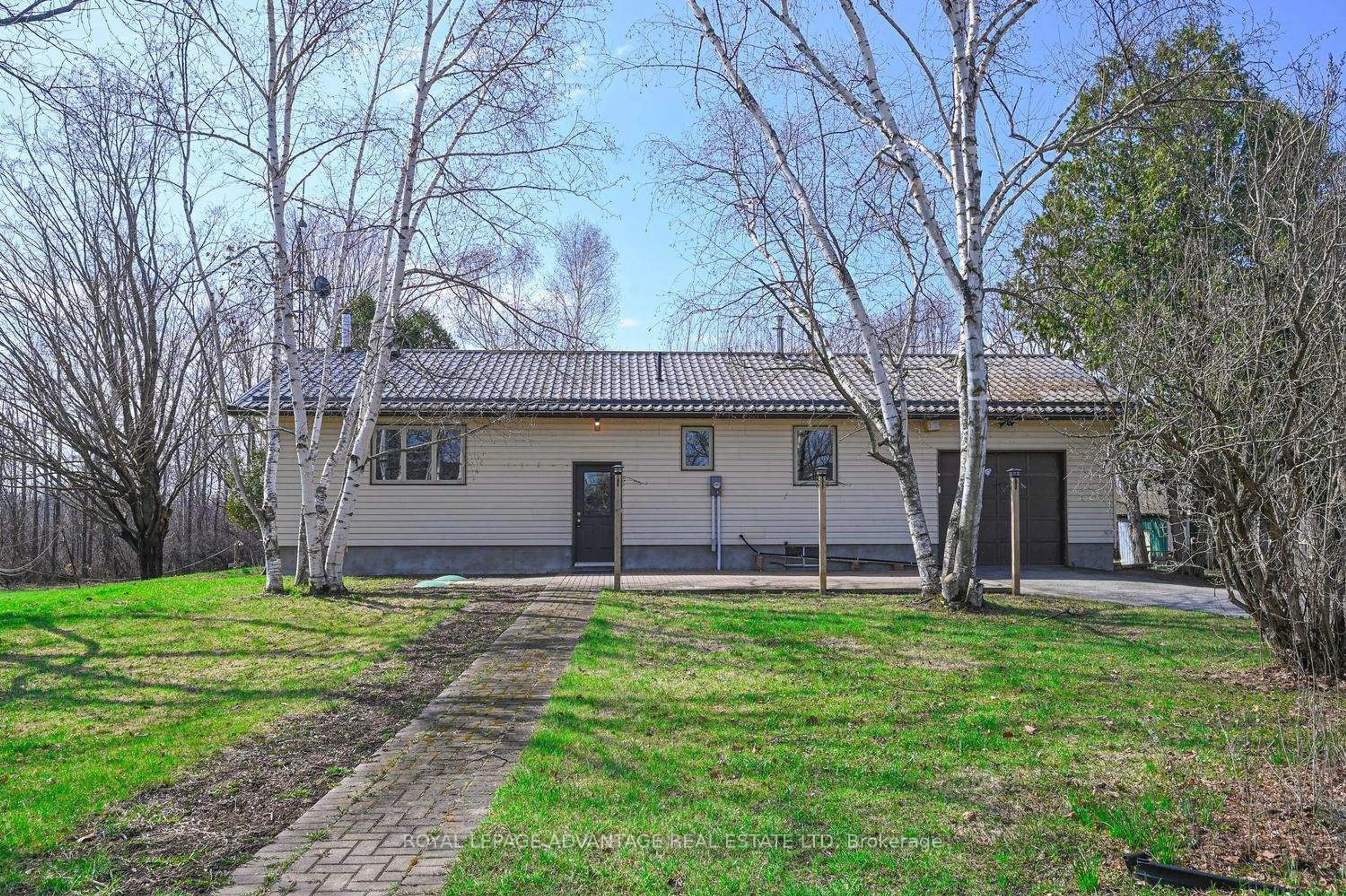 Patio, unknown for 83 Broadview Ave, Smiths Falls Ontario K7A 4L3