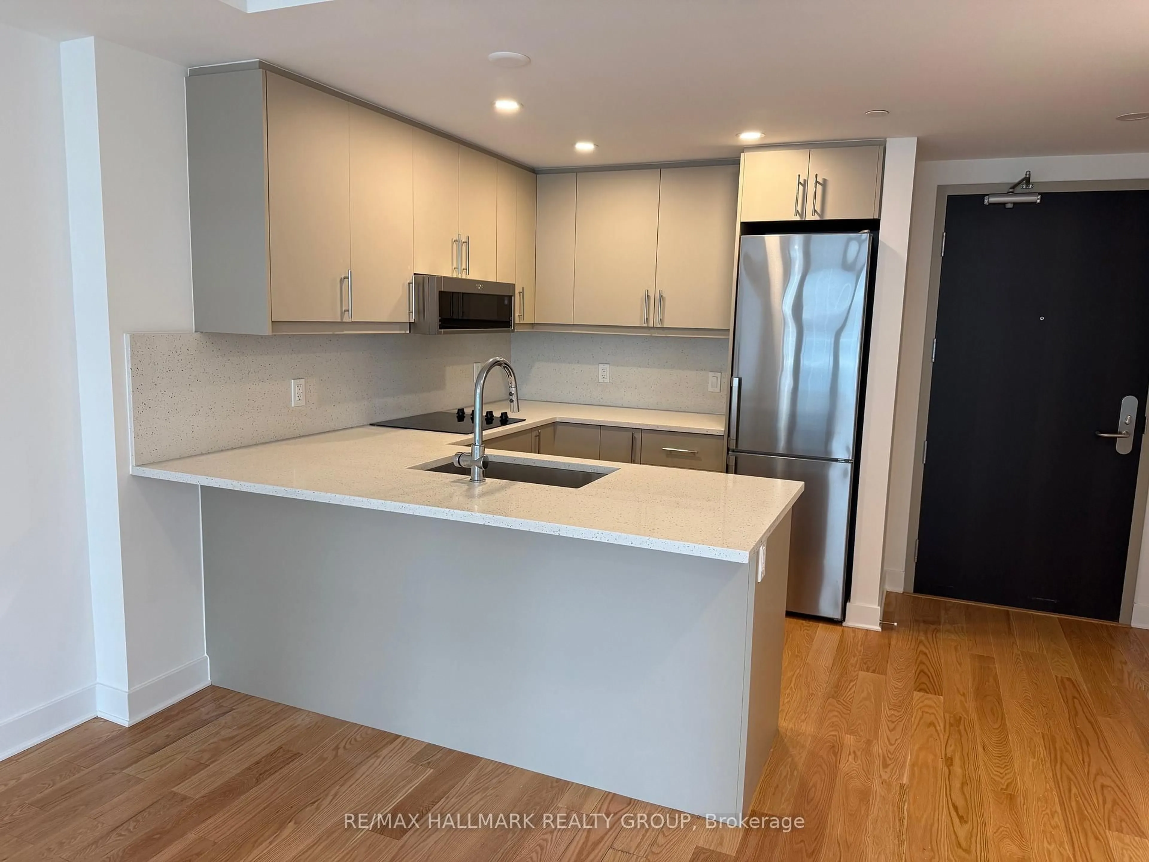 Open concept kitchen, unknown for 180 George St #1004, Ottawa Ontario K1N 0G8