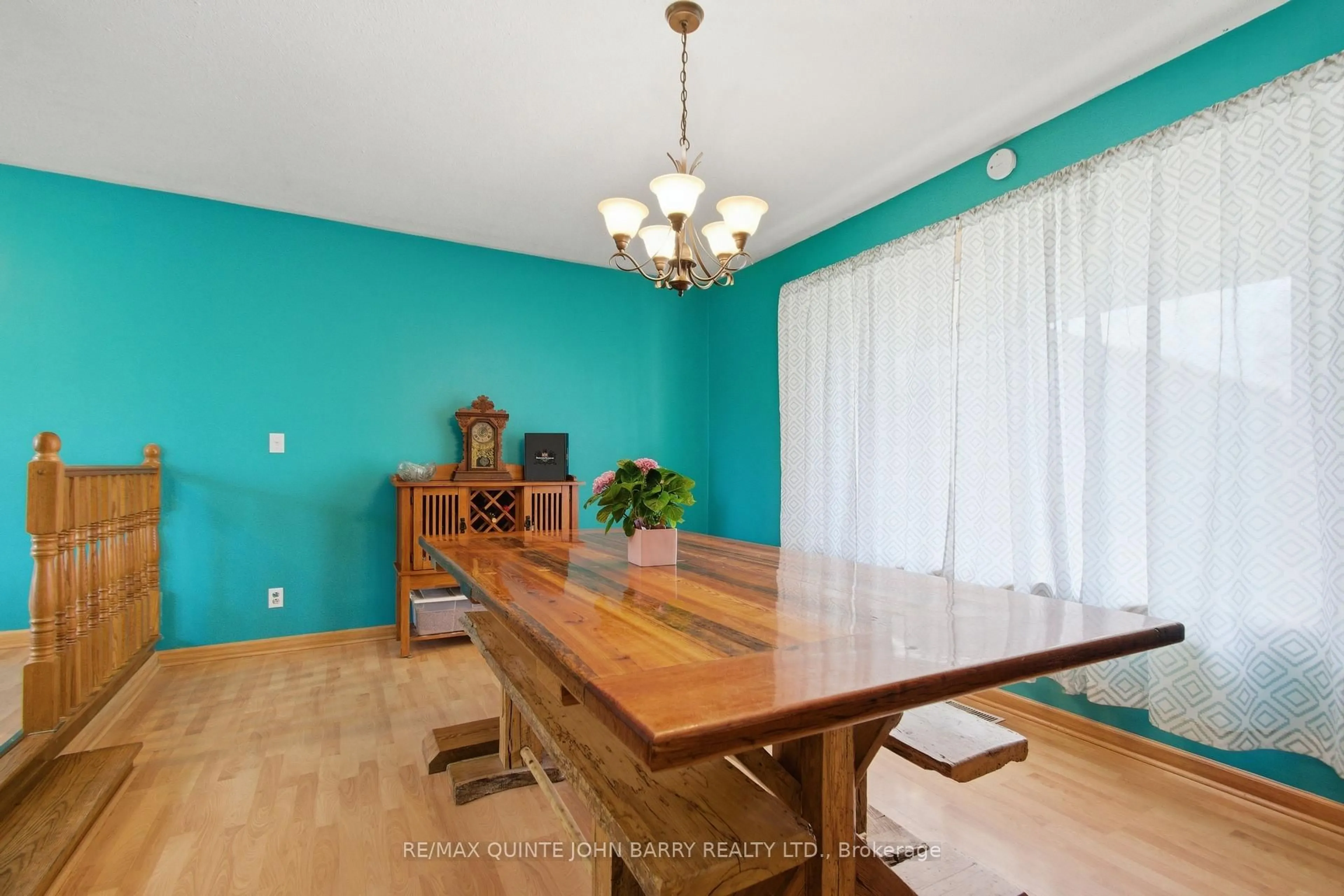 Dining room, wood/laminate floor for 531 Lester Rd, Trenton Ontario K8V 5P8
