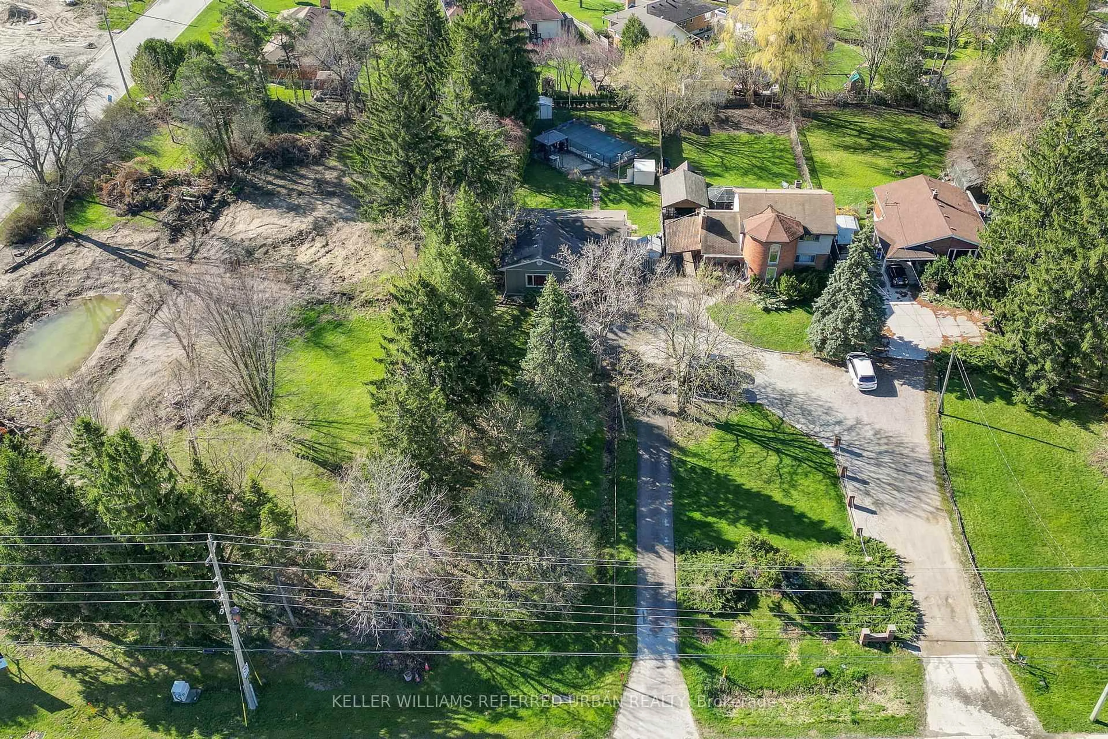 A pic from outside/outdoor area/front of a property/back of a property/a pic from drone, street for 610 Commissioners Rd, London South Ontario N6K 1B8