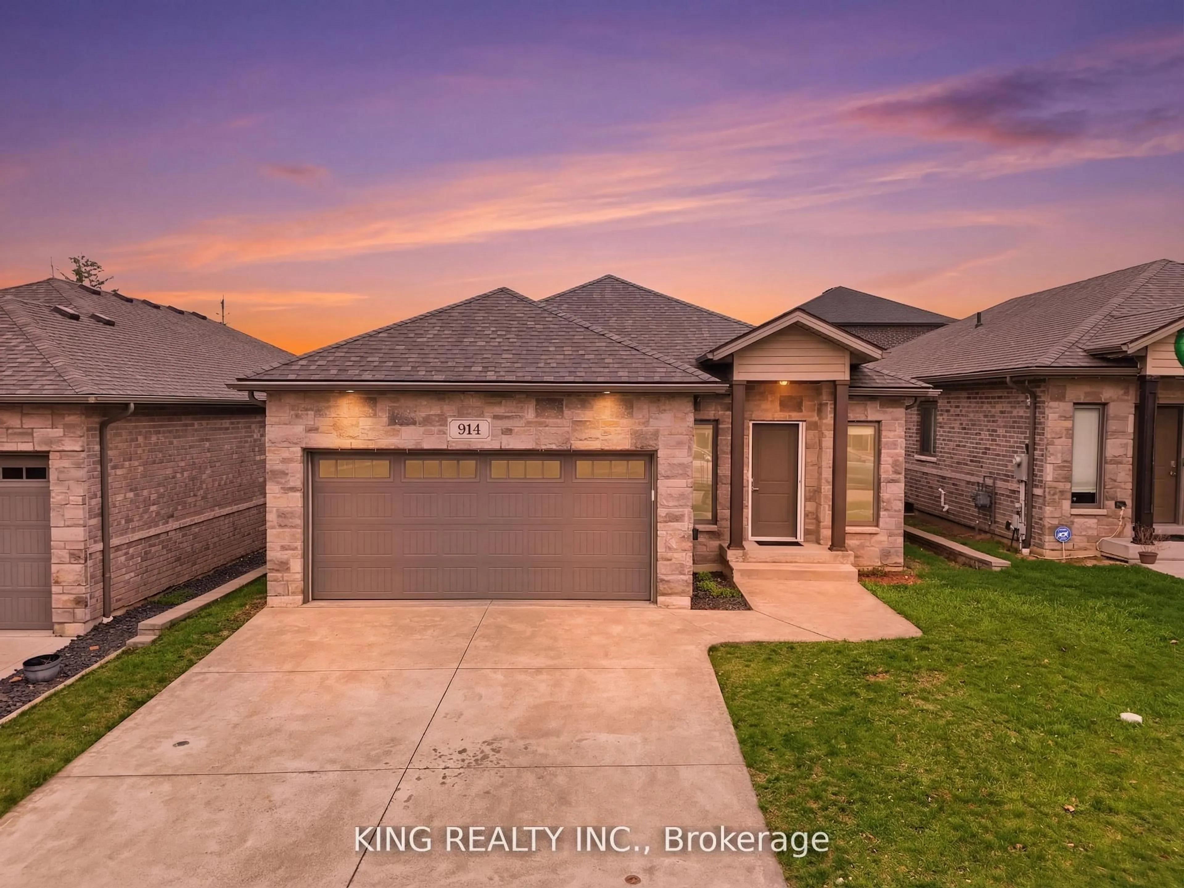 Home with brick exterior material, unknown for 914 ELLROSE Ave, Windsor Ontario N8Y 3W9