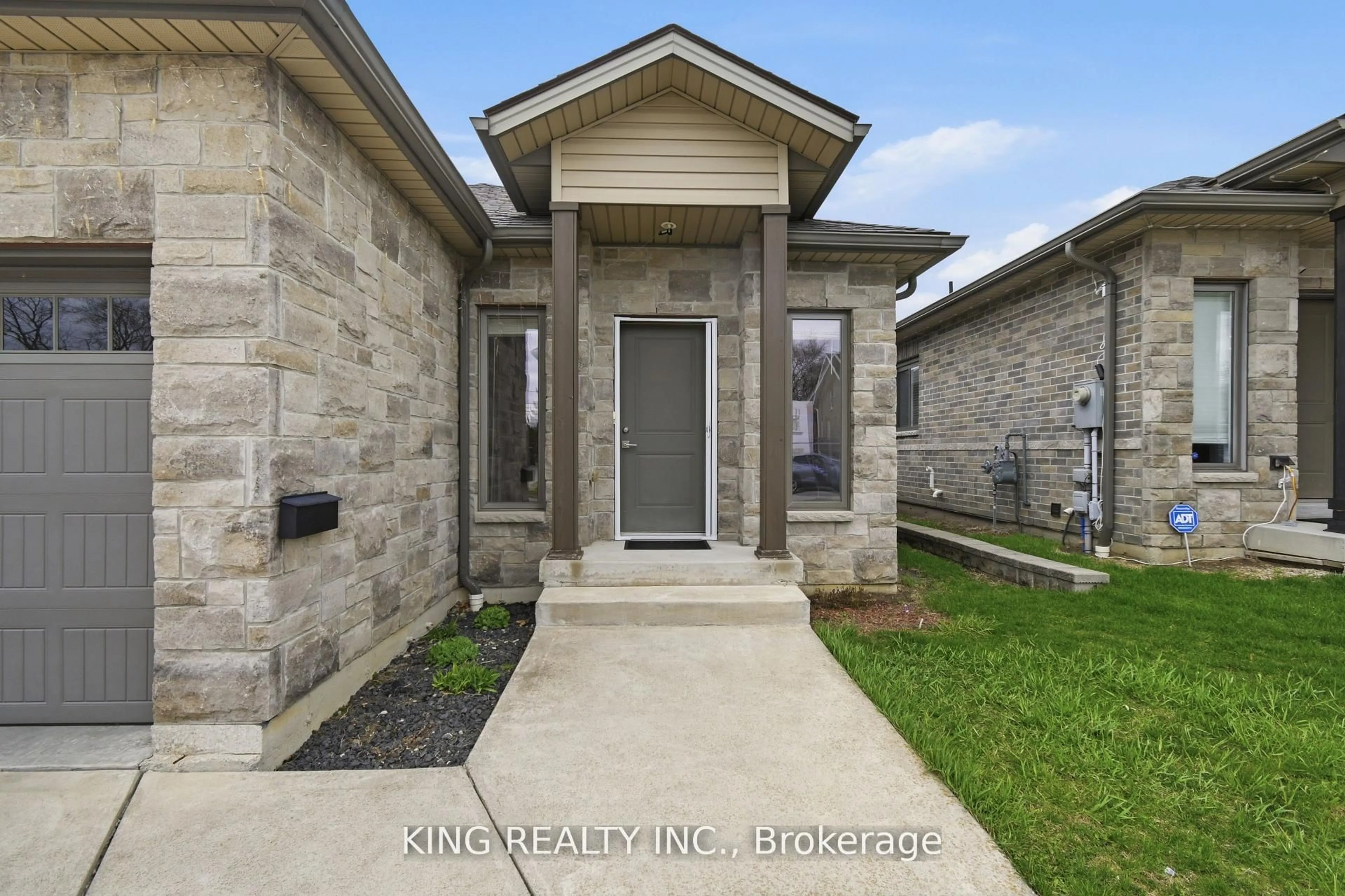 Unknown for 914 ELLROSE Ave, Windsor Ontario N8Y 3W9